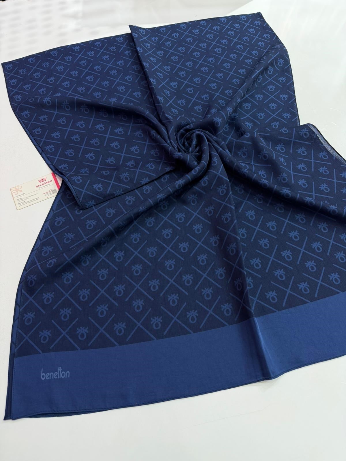 Benetton Monogram Elegante Şal Lacivert Rengi