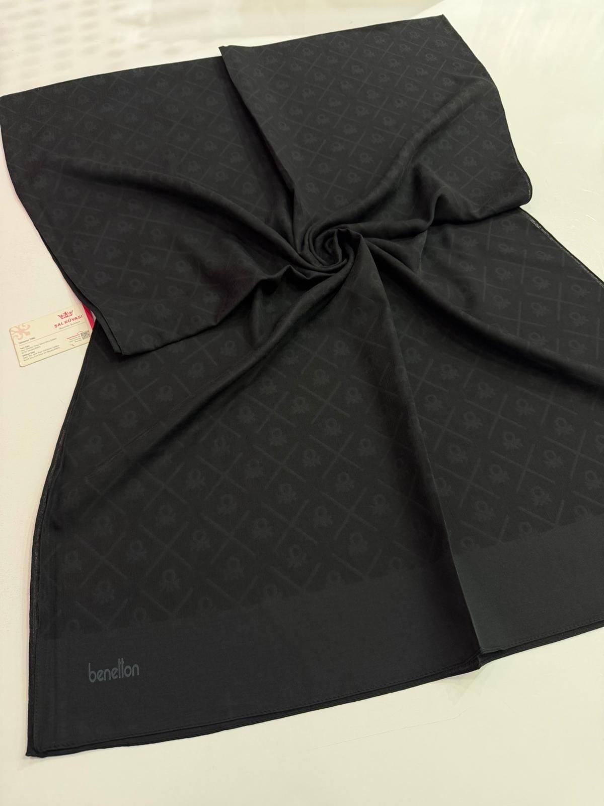 Benetton Monogram Elegante Şal Siyah Rengi