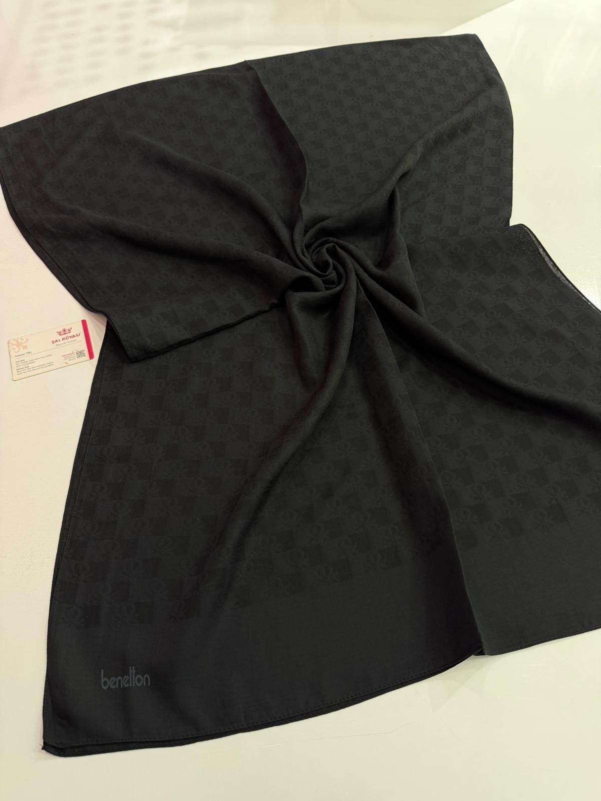 Benetton Monogram Elegante Şal Siyah Rengi