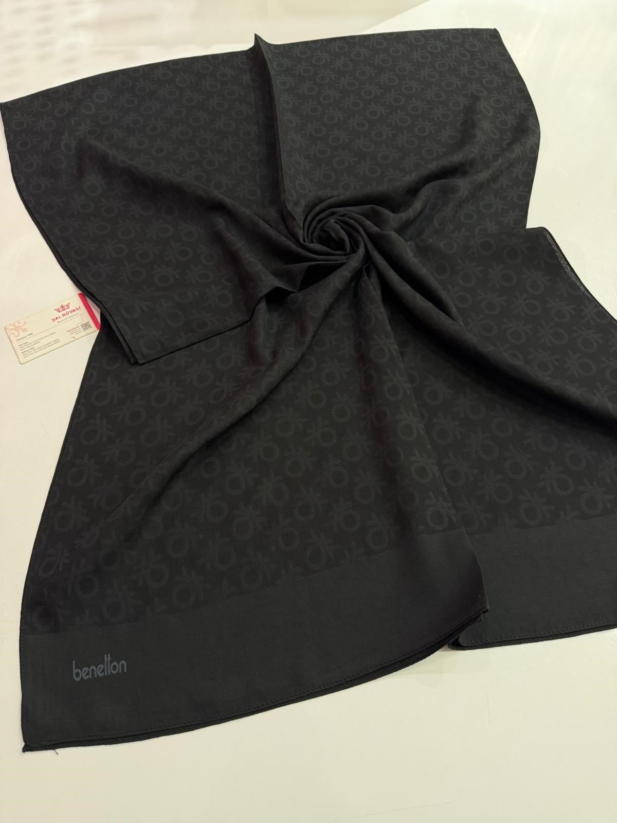 Benetton Monogram Elegante Şal Siyah Rengi