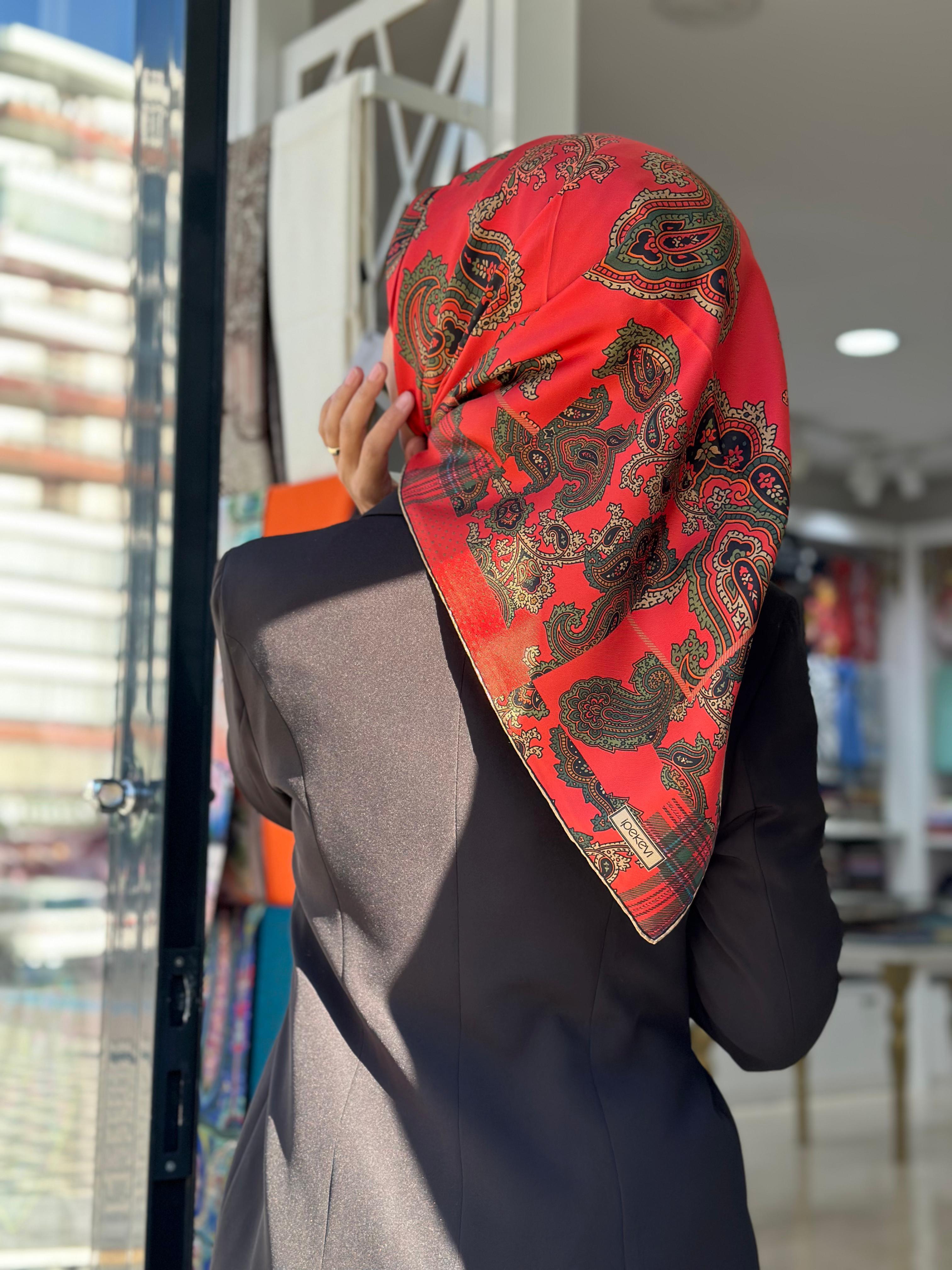 İpekevi Etro Desen Eşarp Osmanlı Kırmızı Rengi