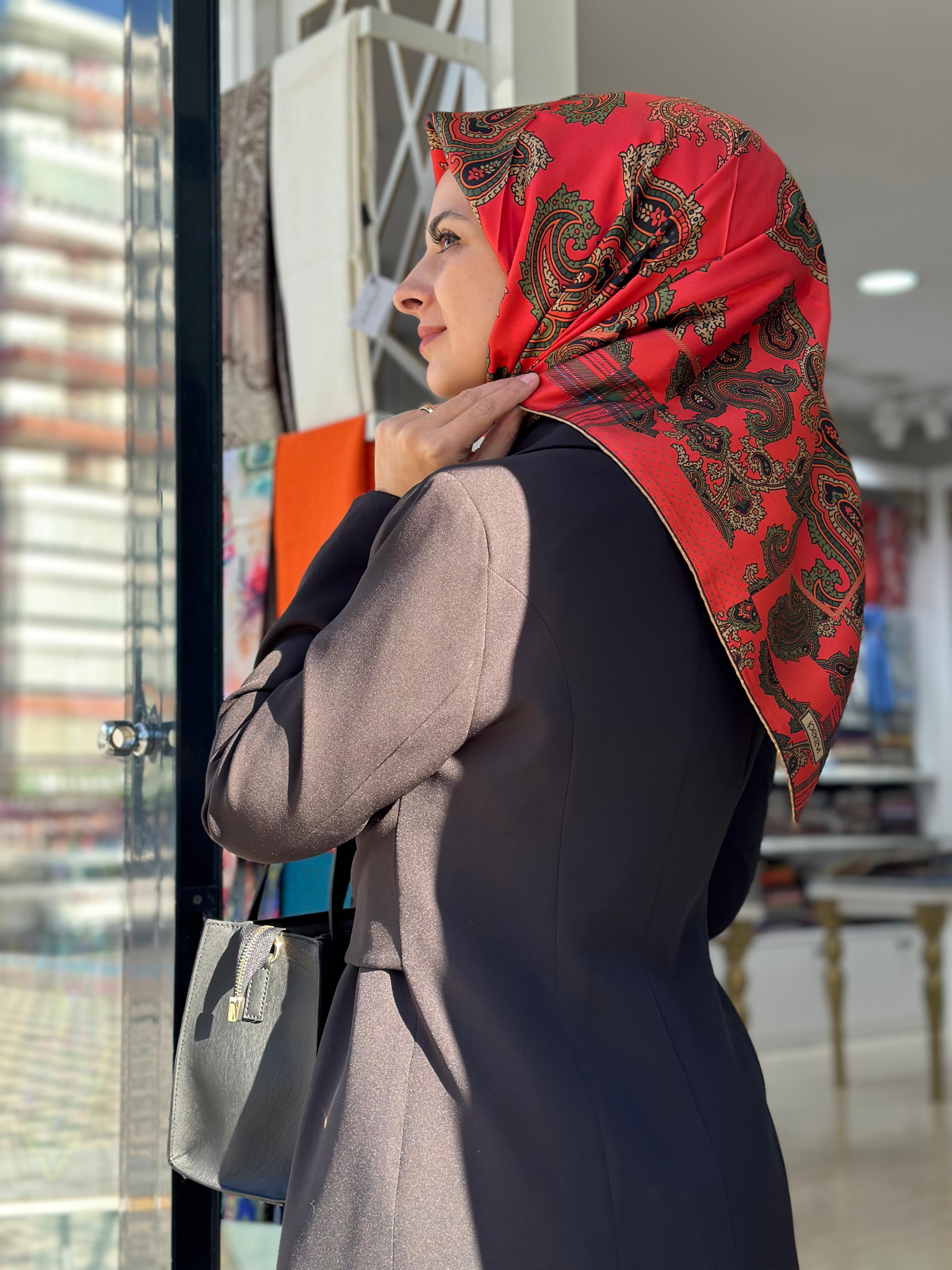 İpekevi Etro Desen Eşarp Osmanlı Kırmızı Rengi
