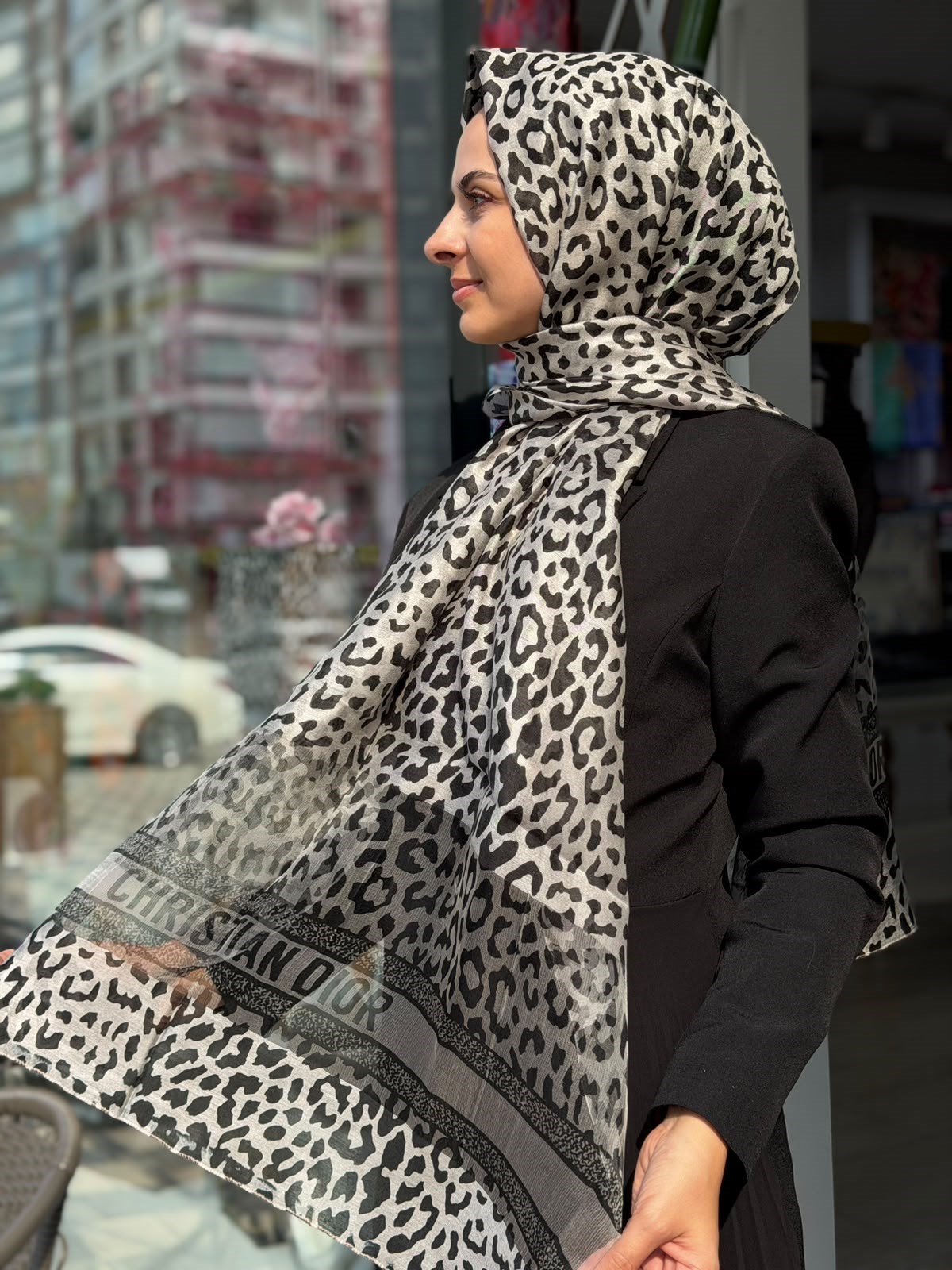 İthal Leopar Tül Şal Siyah Rengi