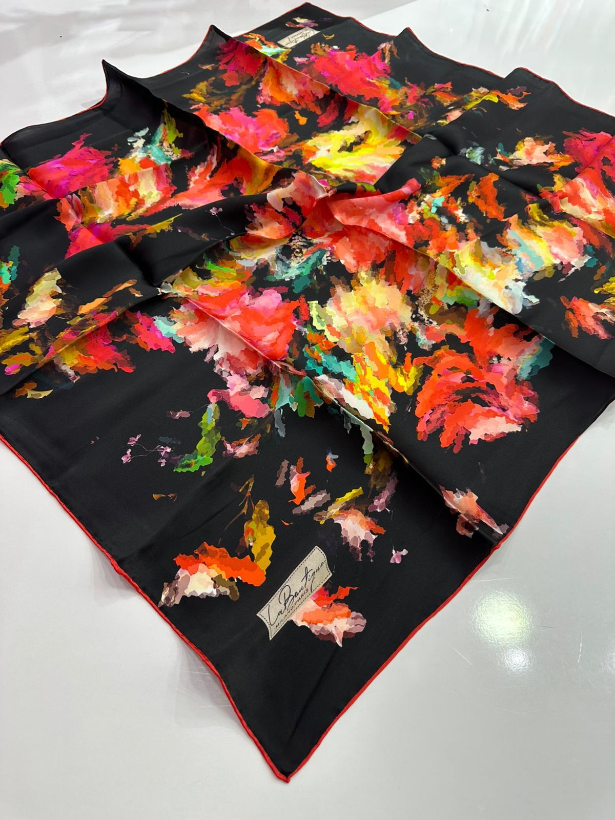 La Boutique İpek Eşarp 02