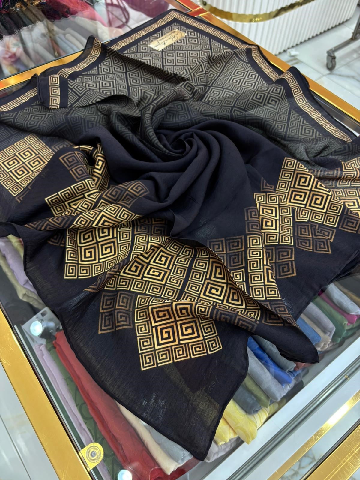 La Boutique Yeni Sezon Desenli Güz Yaz Serinliği Eşarp 02