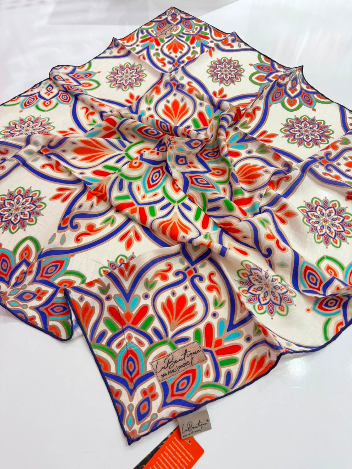 La Boutique Yeni Sezon Desenli Güz Yaz Serinliği Eşarp 01