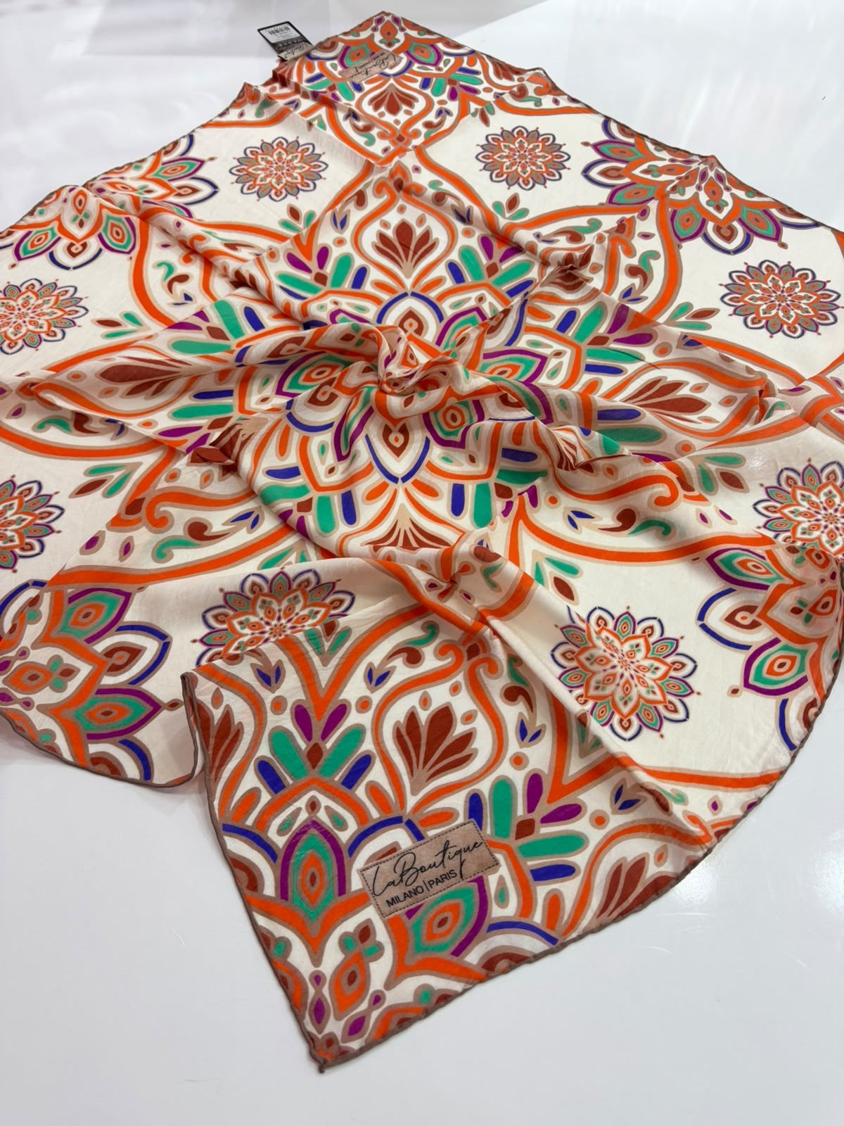 La Boutique Yeni Sezon Desenli Güz Yaz Serinliği Eşarp 02