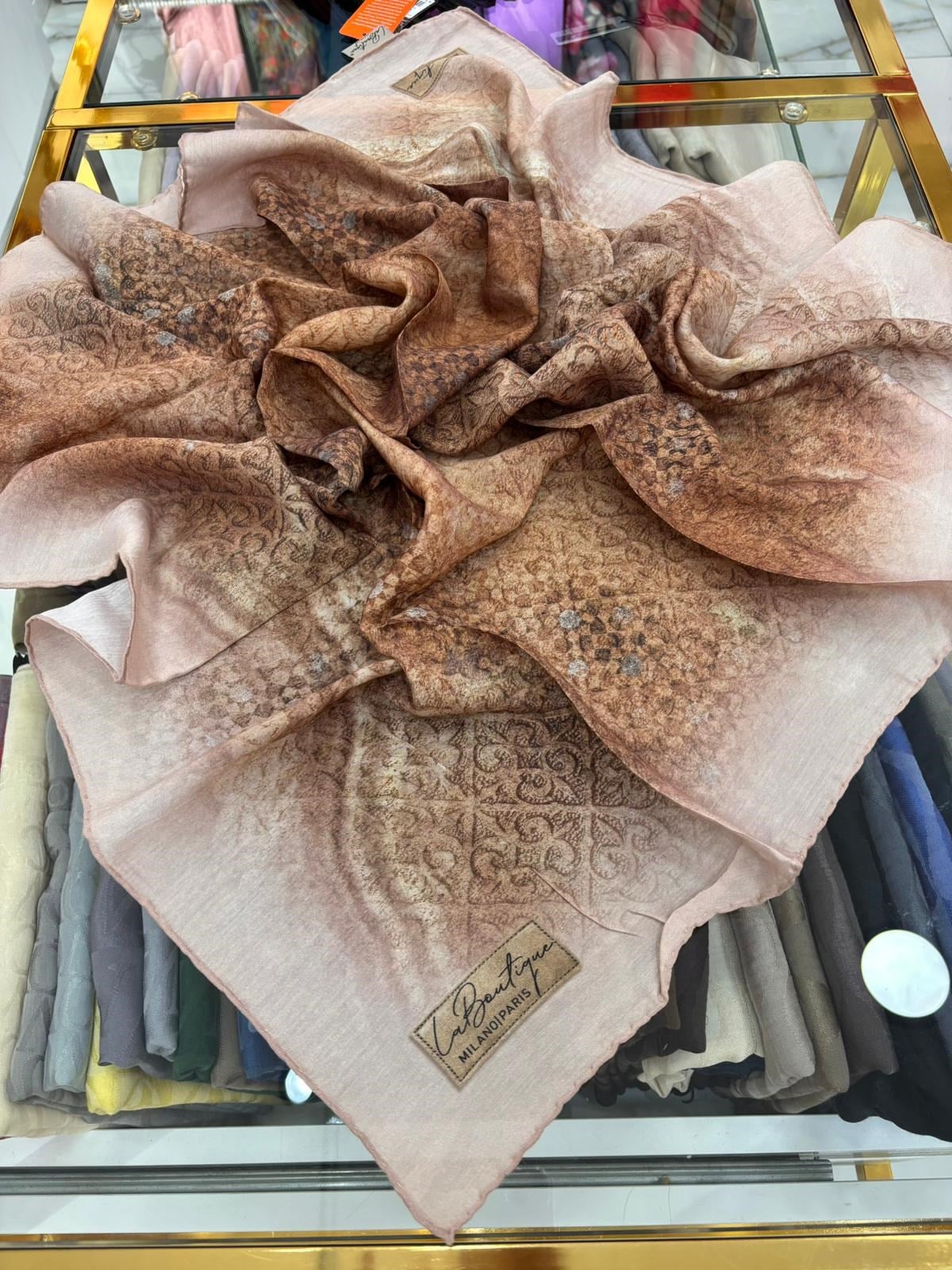 La Boutique Yeni Sezon Desenli Güz Yaz Serinliği Eşarp 02