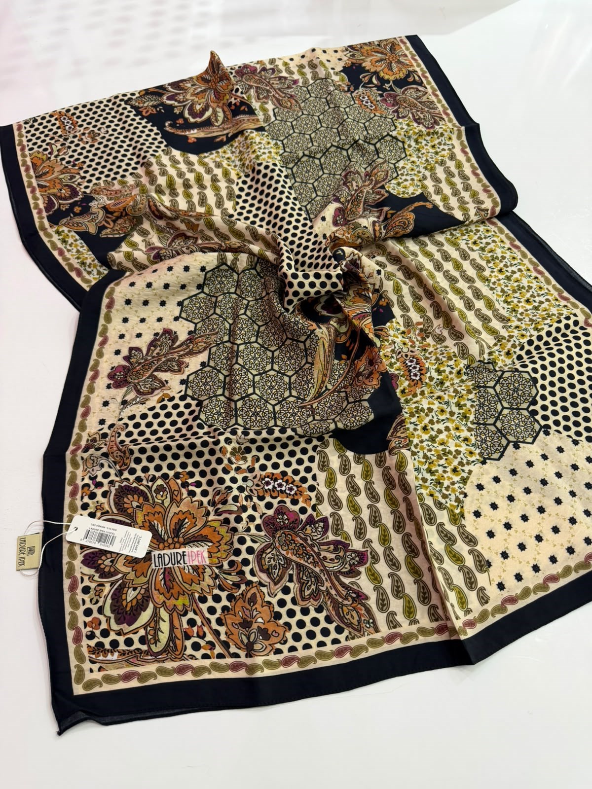 Ladure Premium Seri Şal 01
