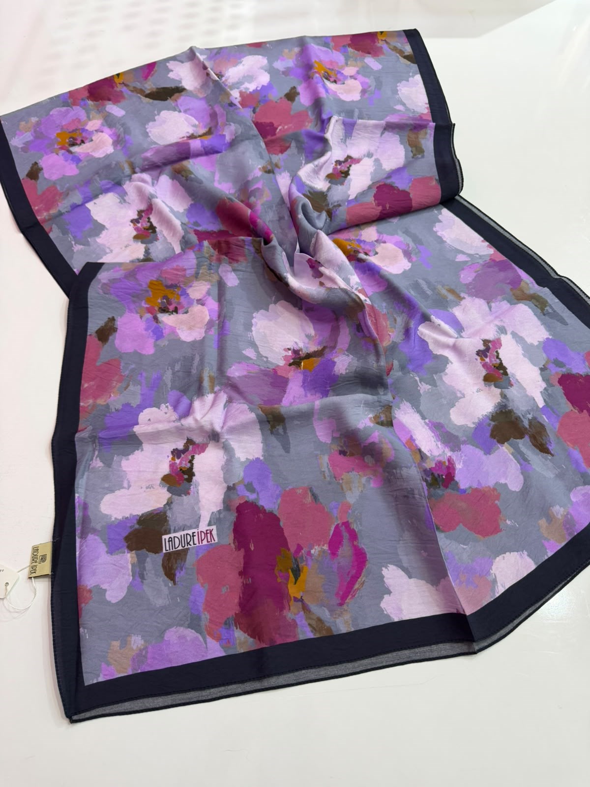 Ladure Premium Seri Şal 04