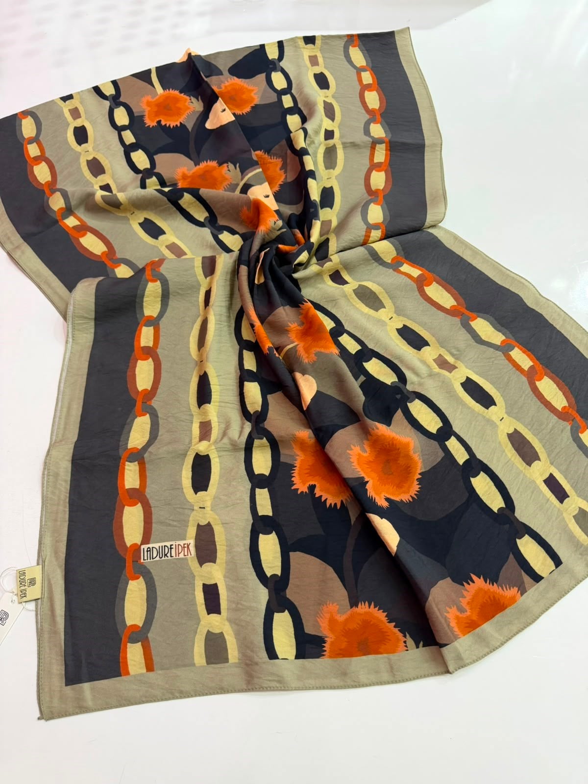 Ladure Premium Seri Şal 06