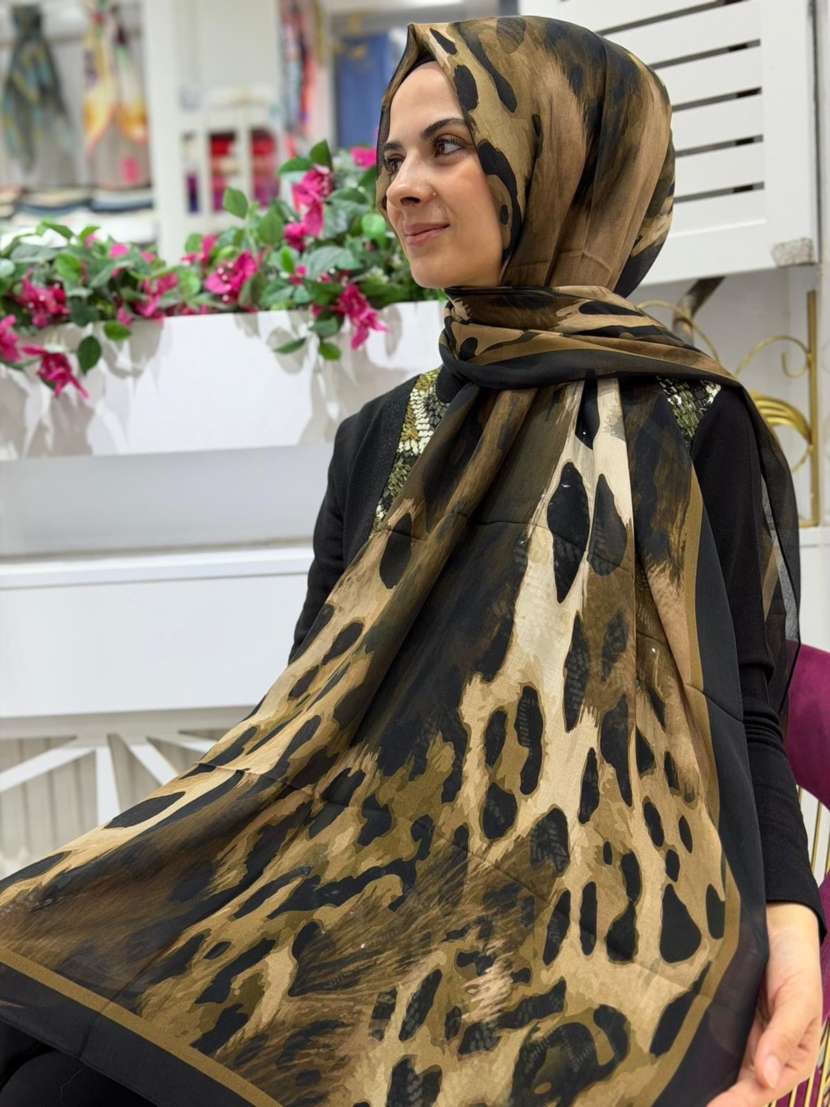 Pablio Ferre Leopar Desenli Şal 01