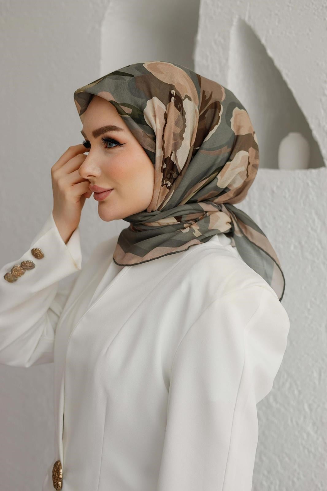 Siyane Desenli Natural Eşarp 13