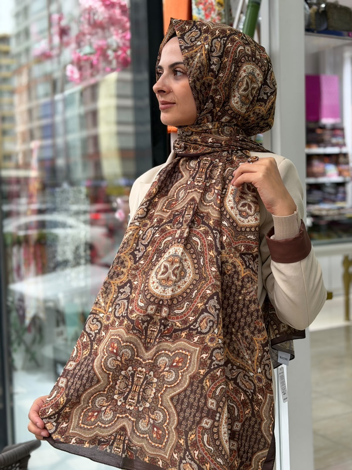 Siyane Desenli Şal