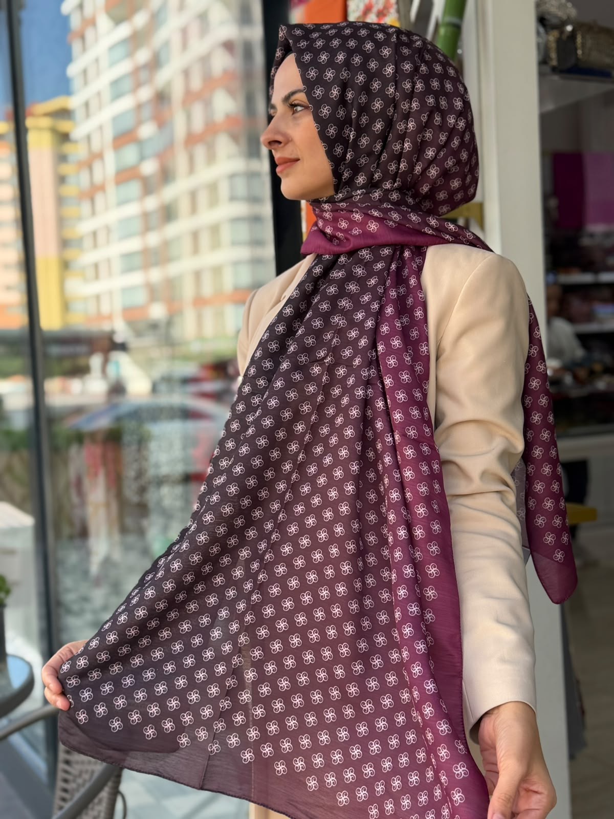 Siyane Desenli Şal