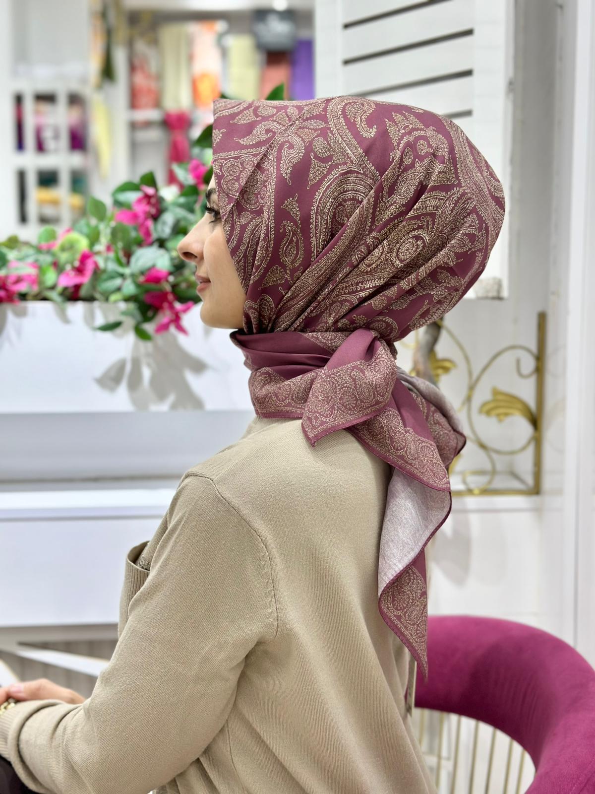 Siyane Motif Desenli Eşarp 17