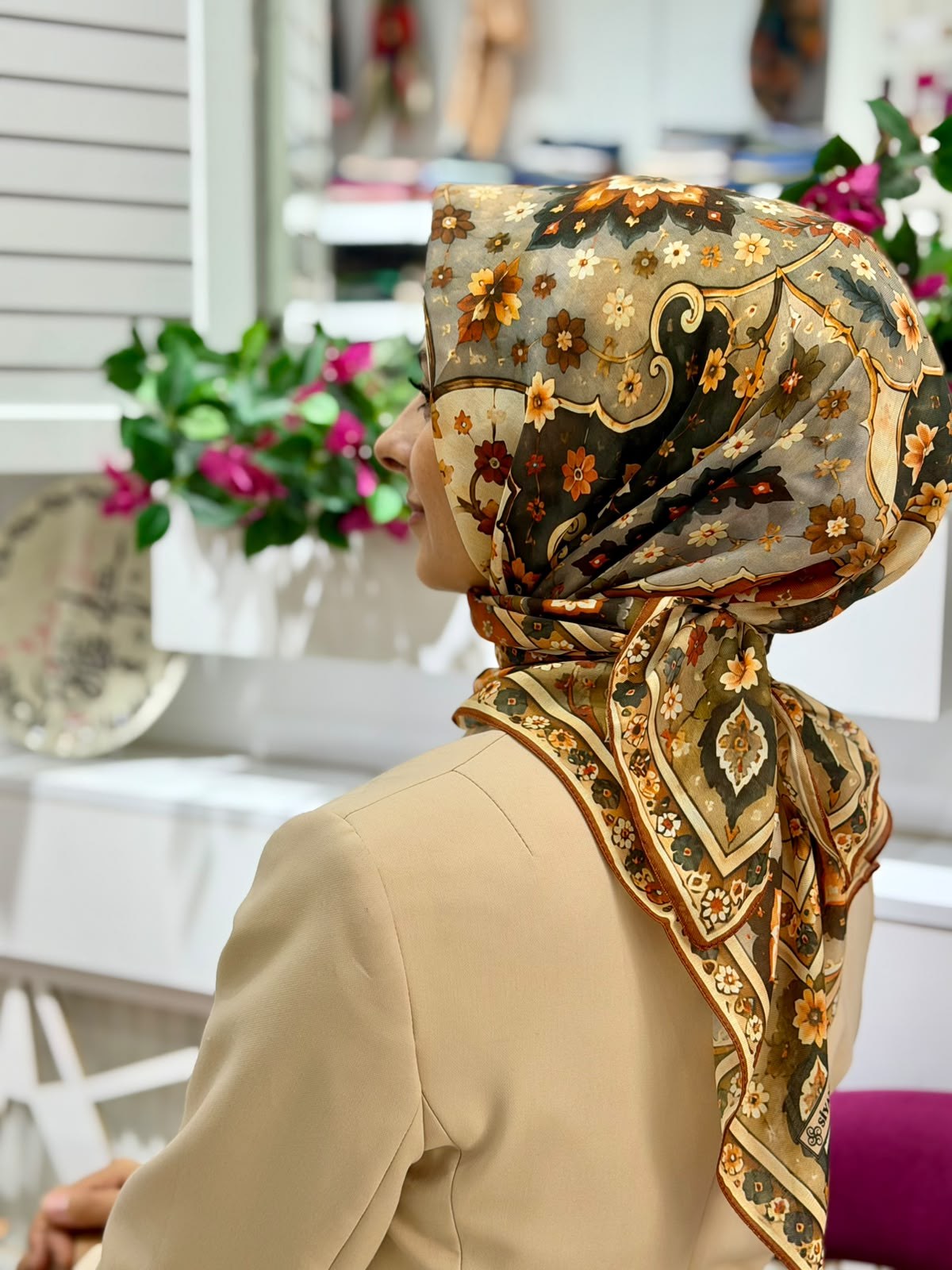 Siyane Nakkaş Desen Eşarp 04