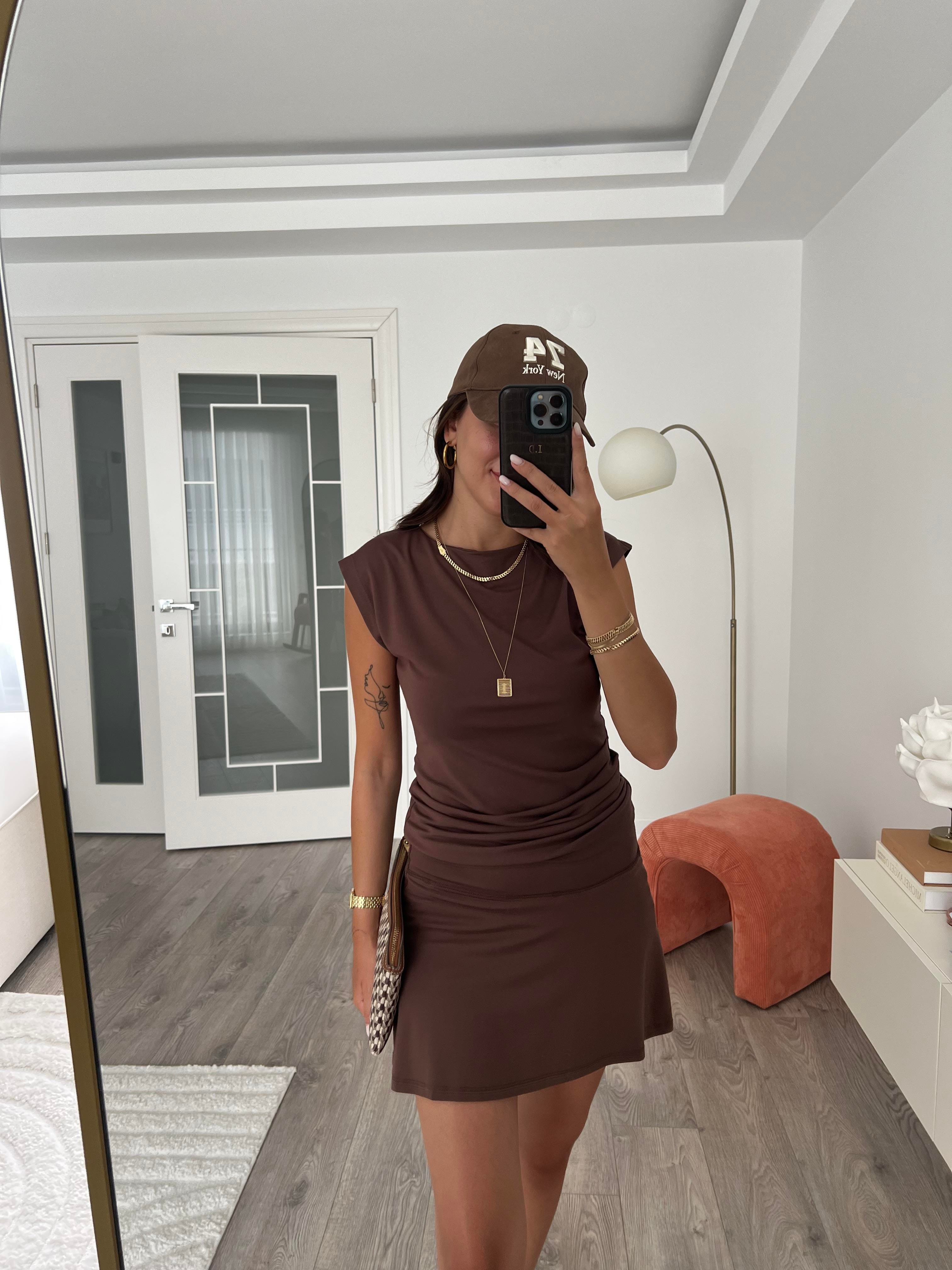 Kahve İçi Şortlu Spor Takım