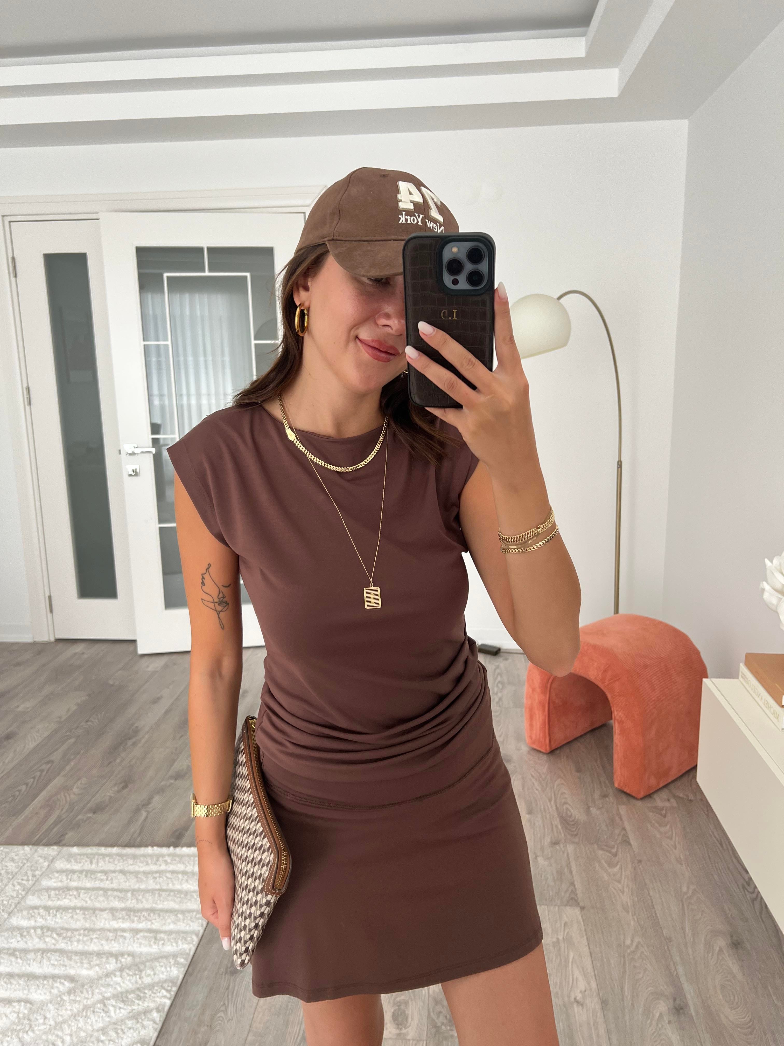 Kahve İçi Şortlu Spor Takım
