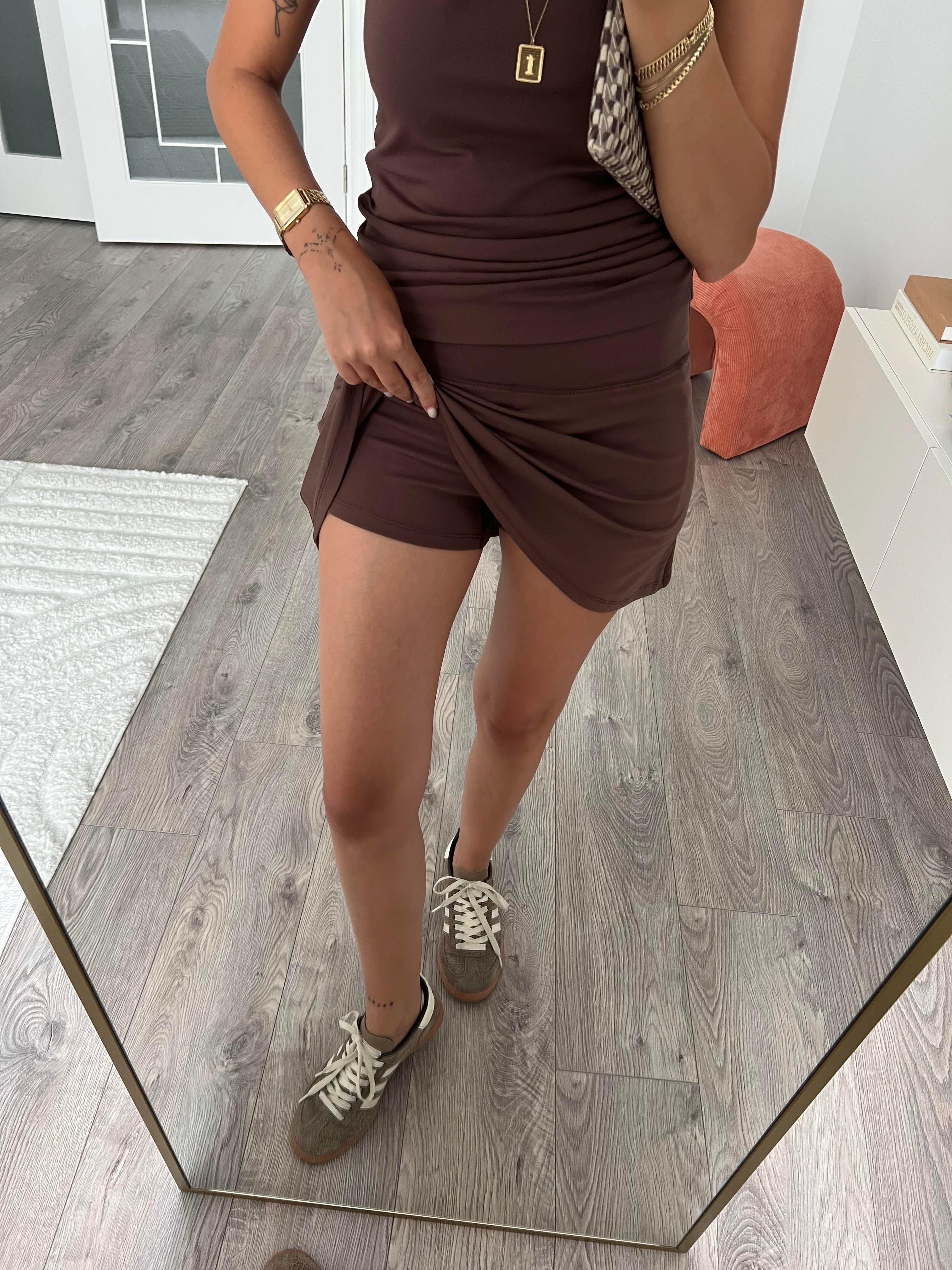 Kahve İçi Şortlu Spor Takım
