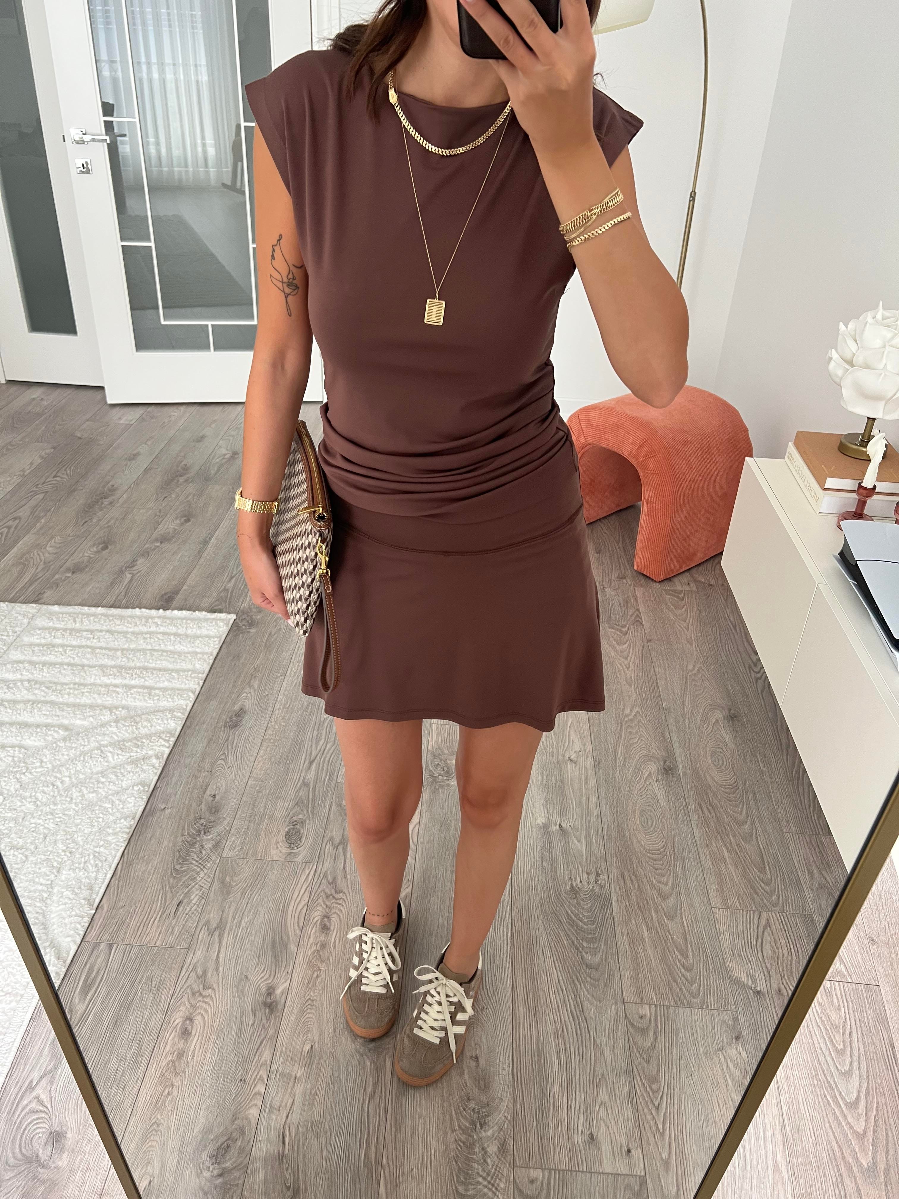 Kahve İçi Şortlu Spor Takım