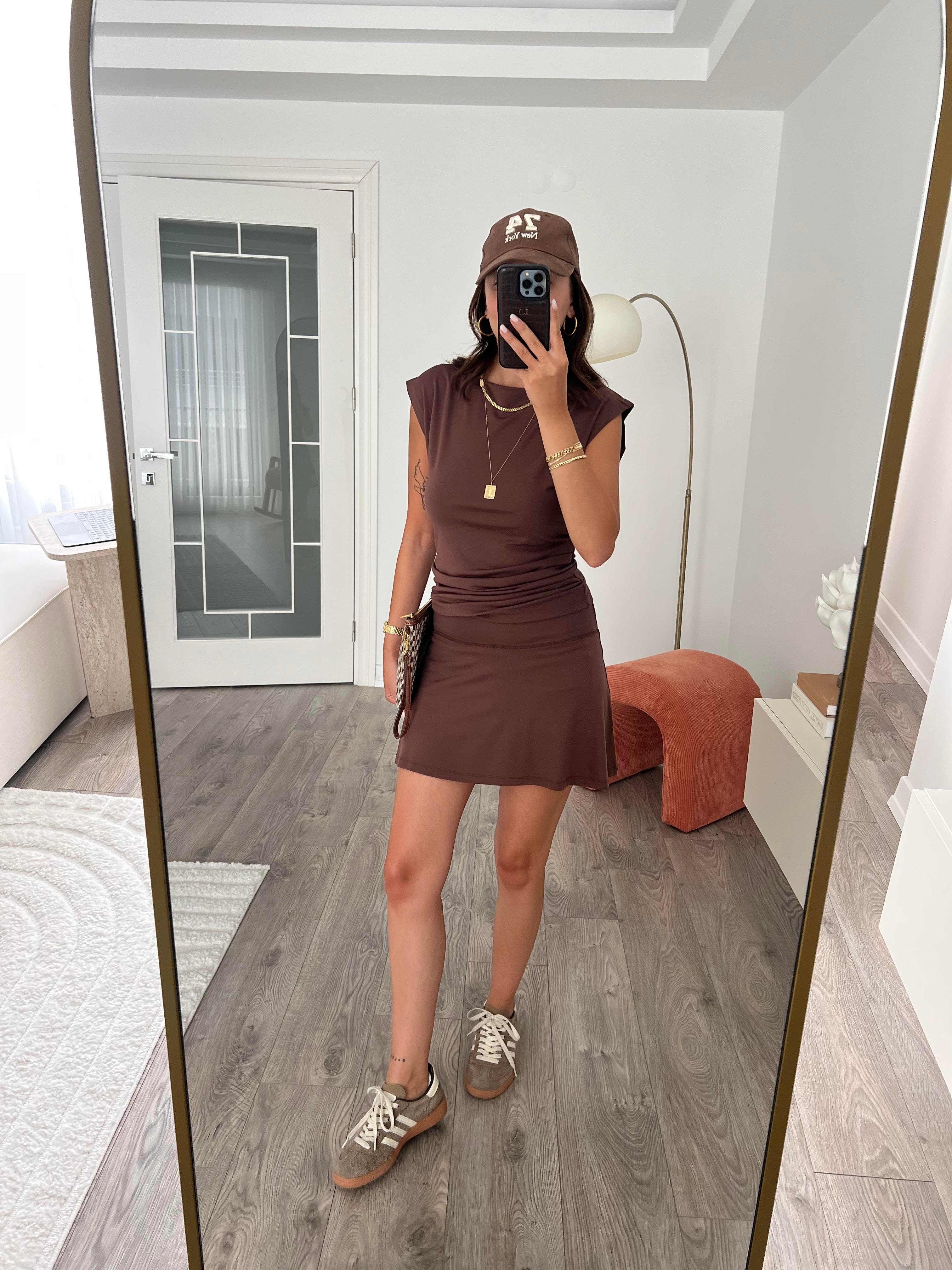 Kahve İçi Şortlu Spor Takım