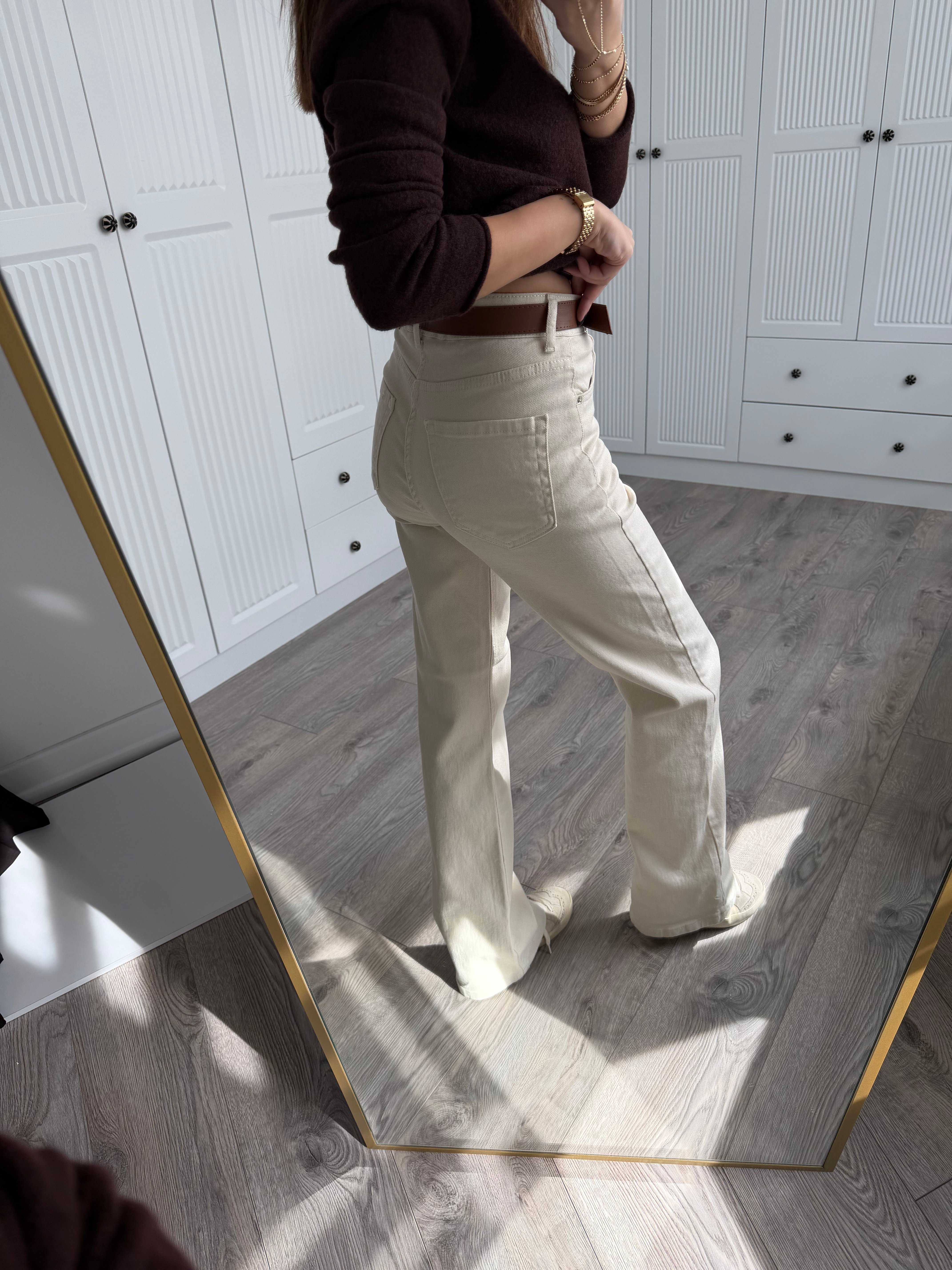 Kemerli Krem Straight Likralı Jean
