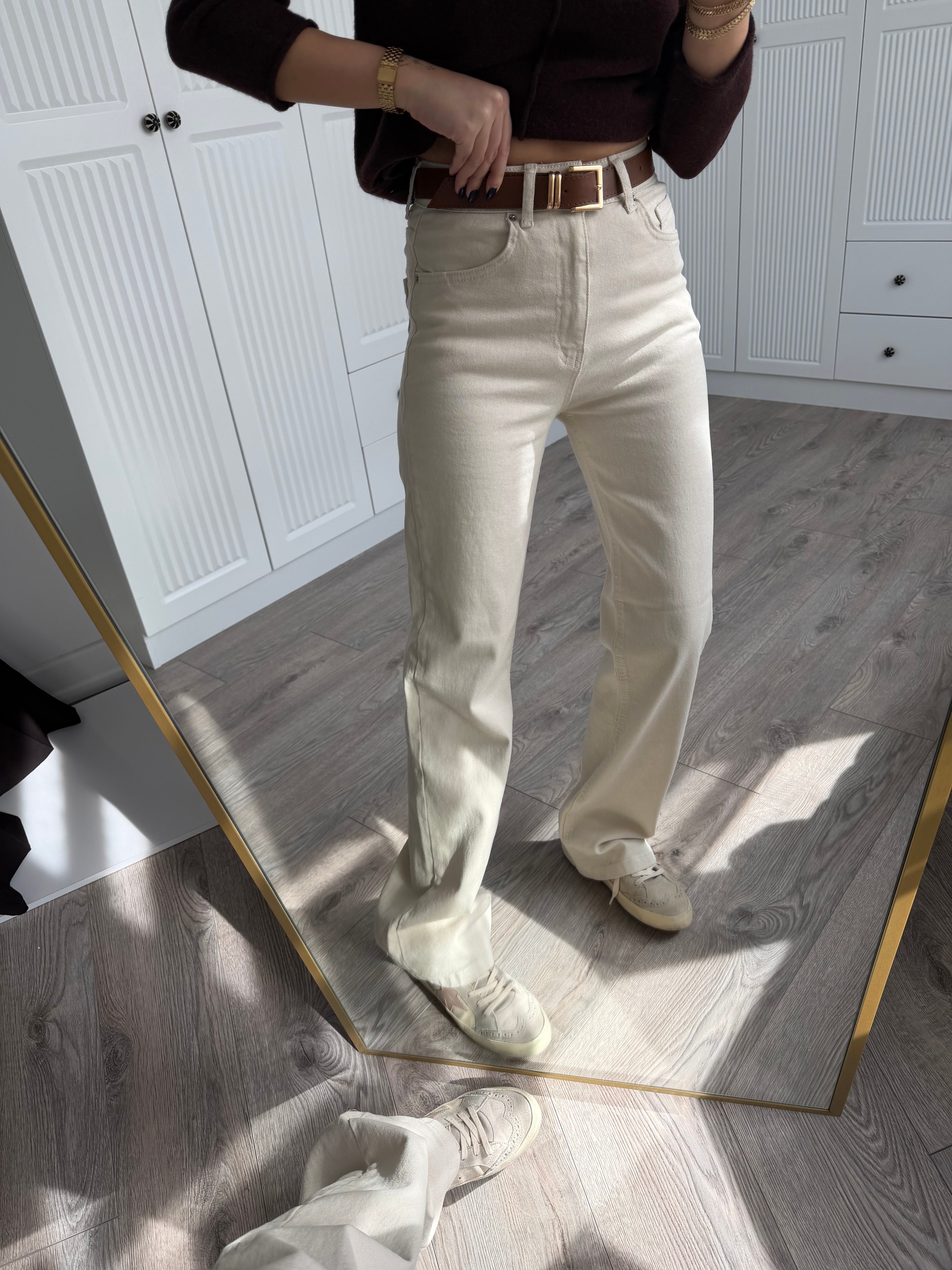 Kemerli Krem Straight Likralı Jean
