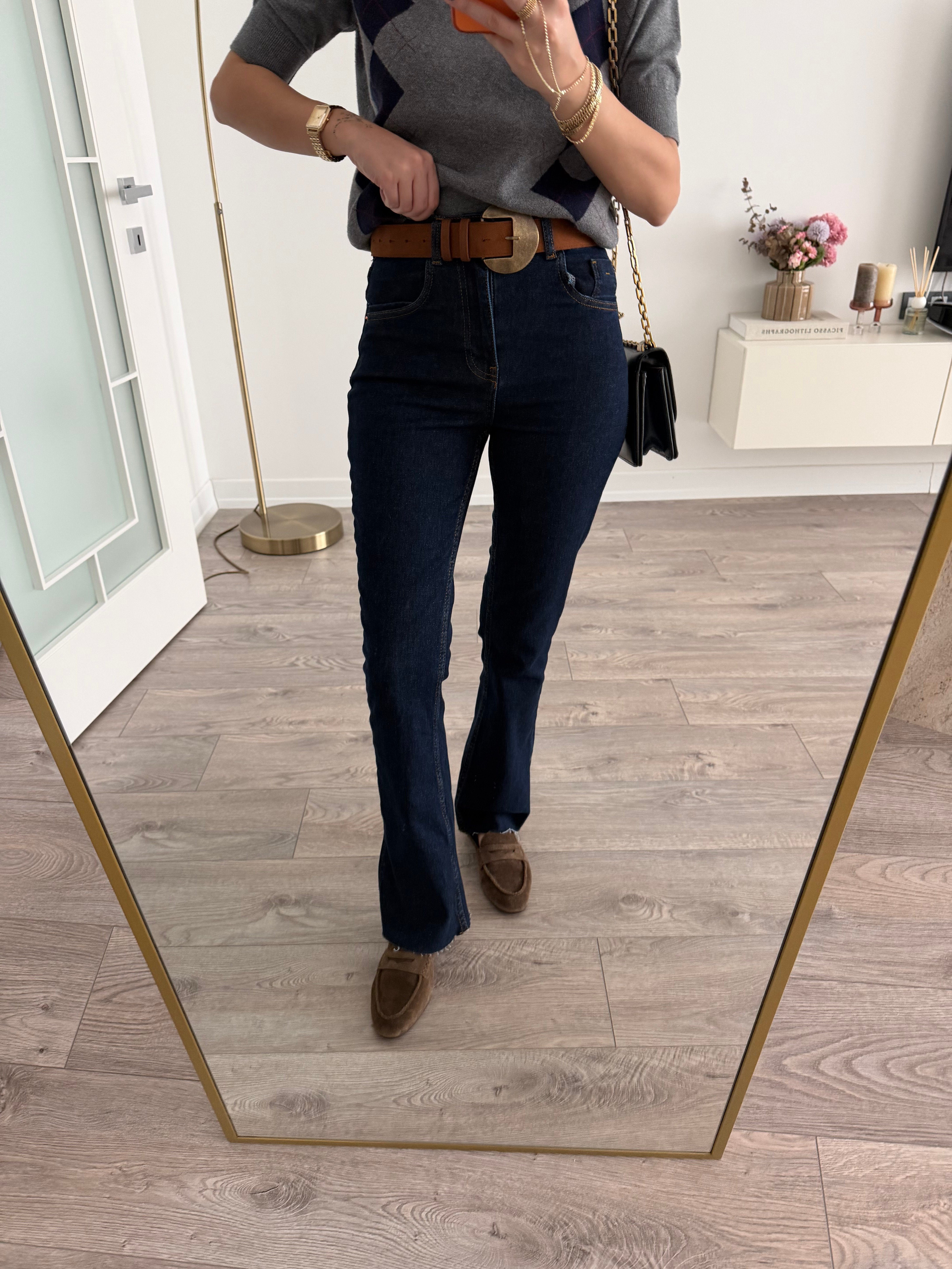 Paça Yırtmaçlı Laci Likralı Jean