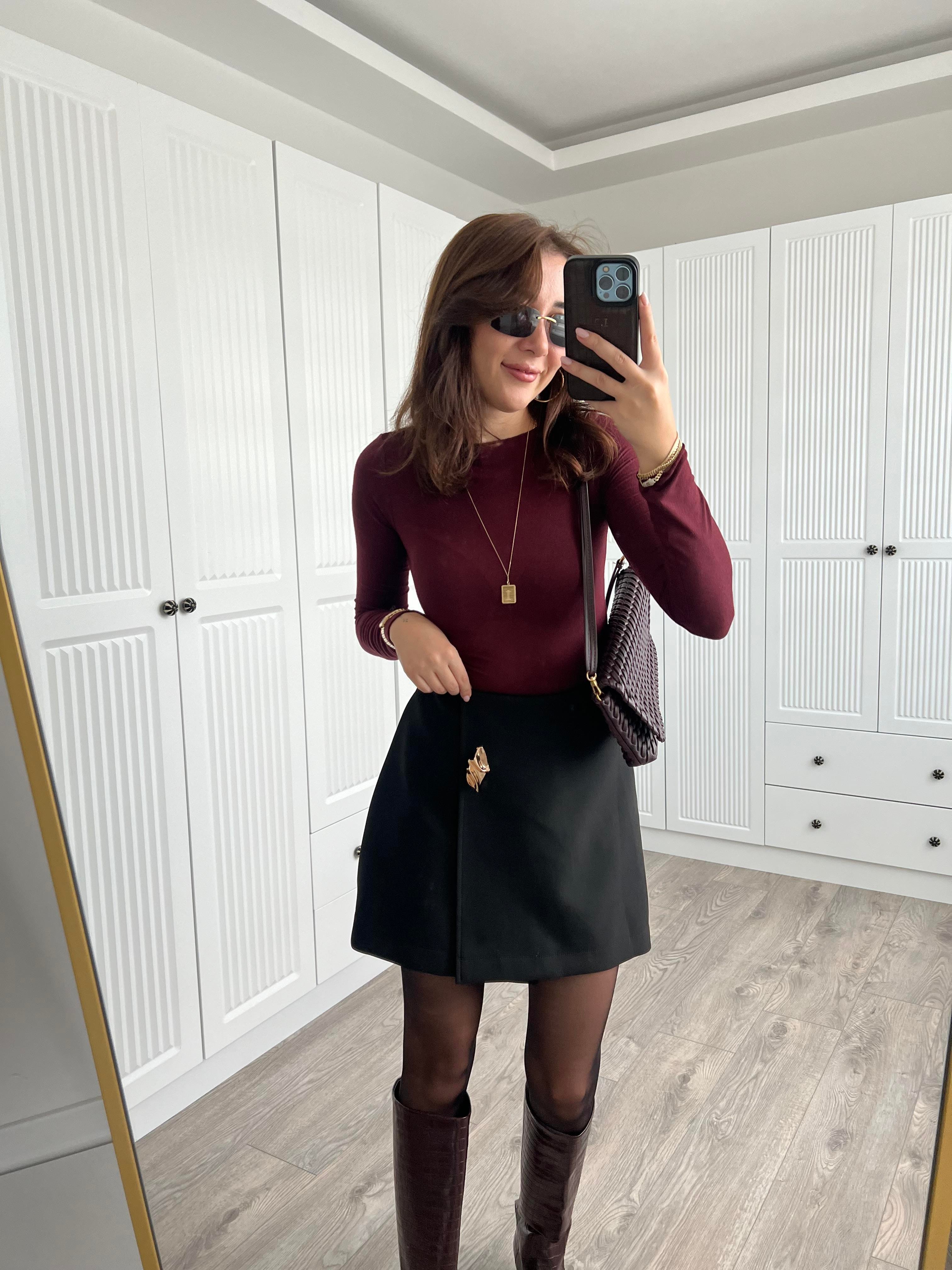 ZR Model Siyah Broşlu Şort Etek
