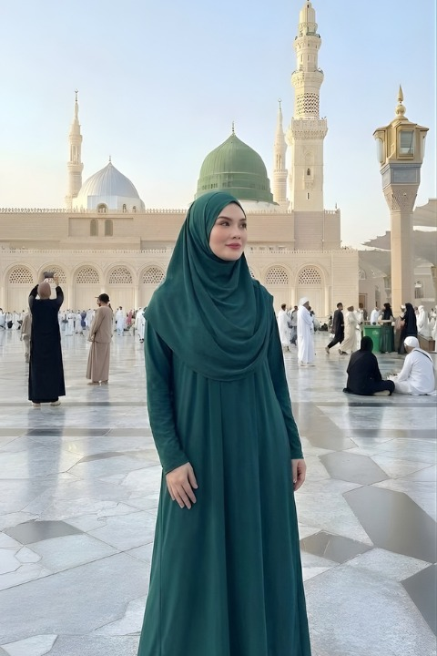 Pratik kullanımlı kendinden şallı petrol yeşili kadın namaz kıyafeti