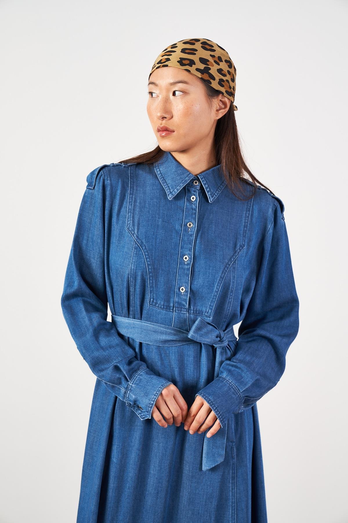 Oversize Kuşaklı Yaka Düğmeli Uzun Denim Elbise Koyu Mavi
