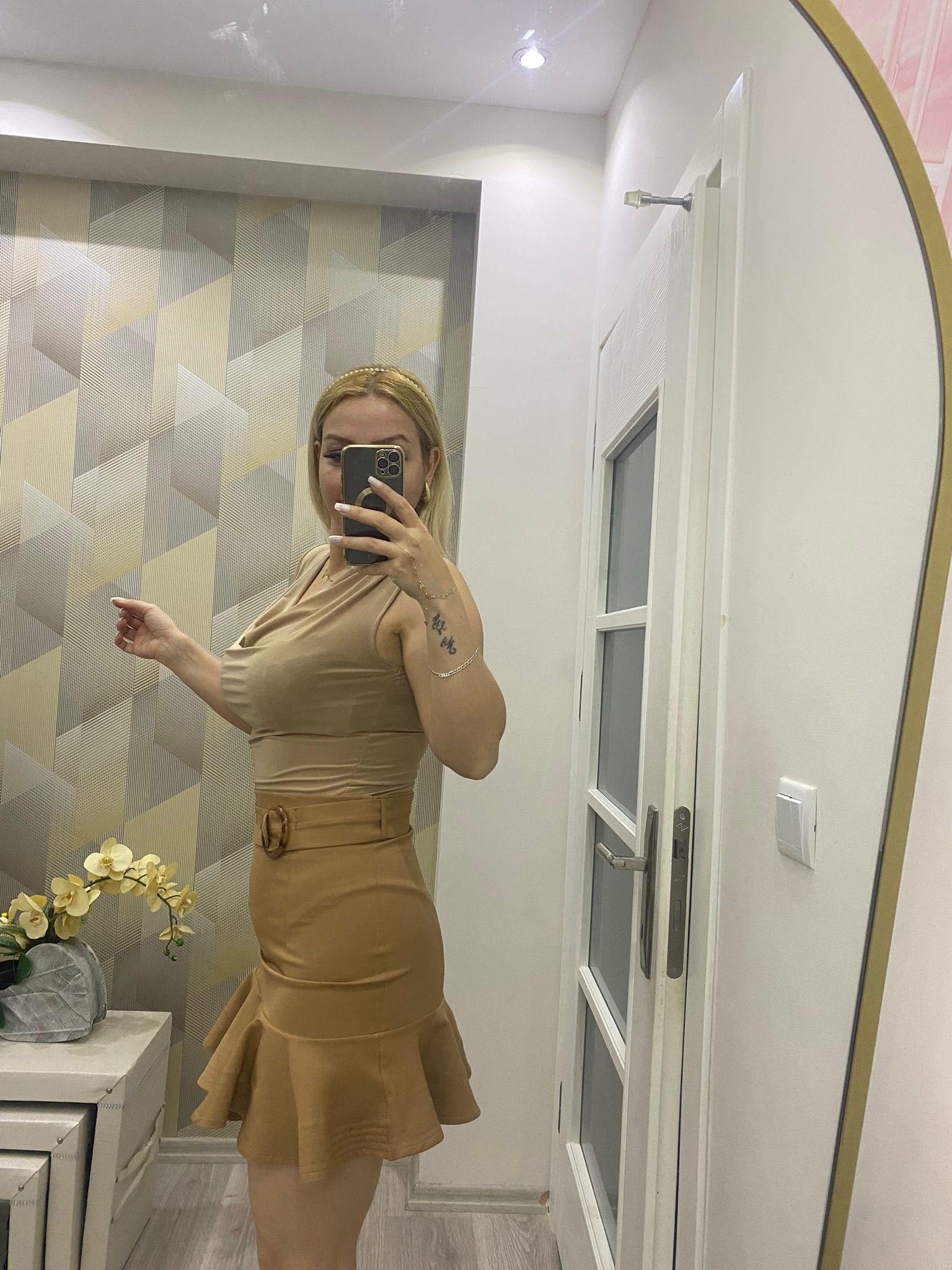 Degaje Yaka Sıfır Kol Bluz Bej