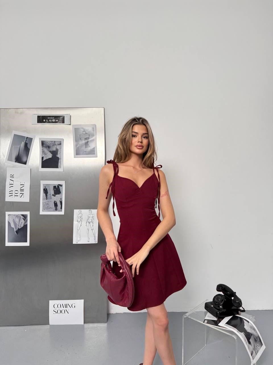 İpli Göğüs Dekolte Elbise Bordo