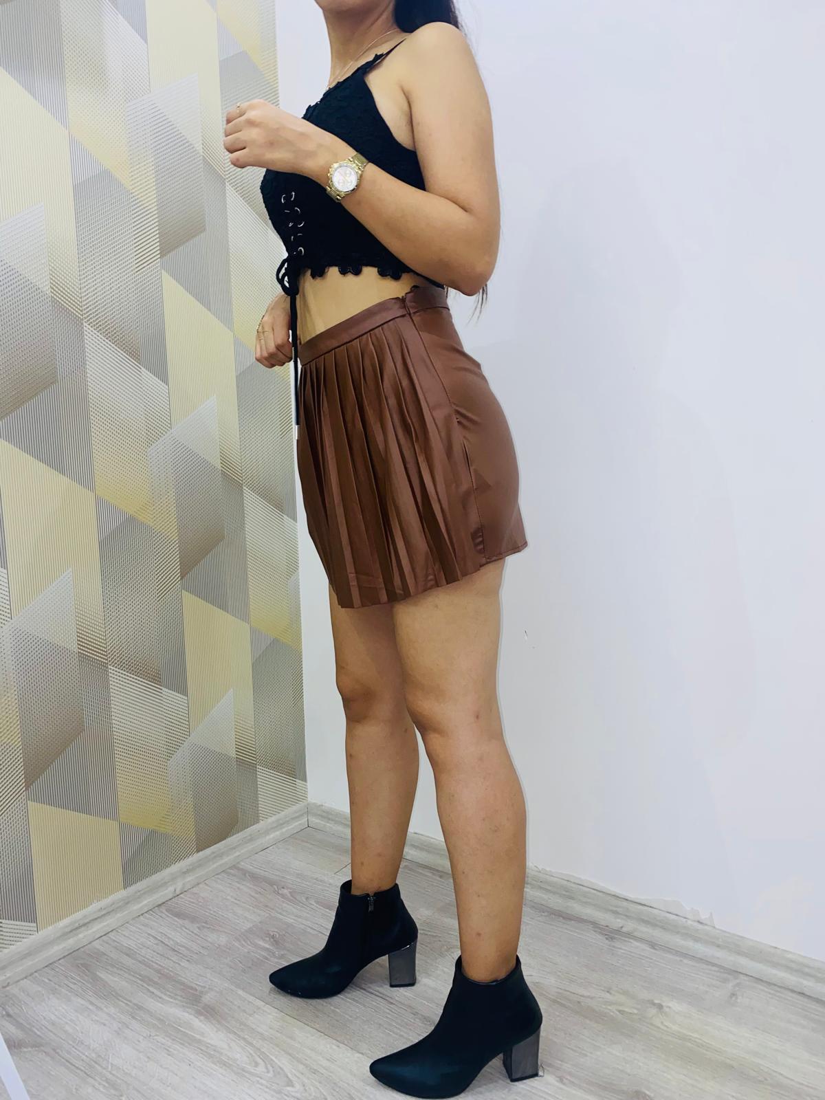 Pile Detay Deri Şort Etek Taba