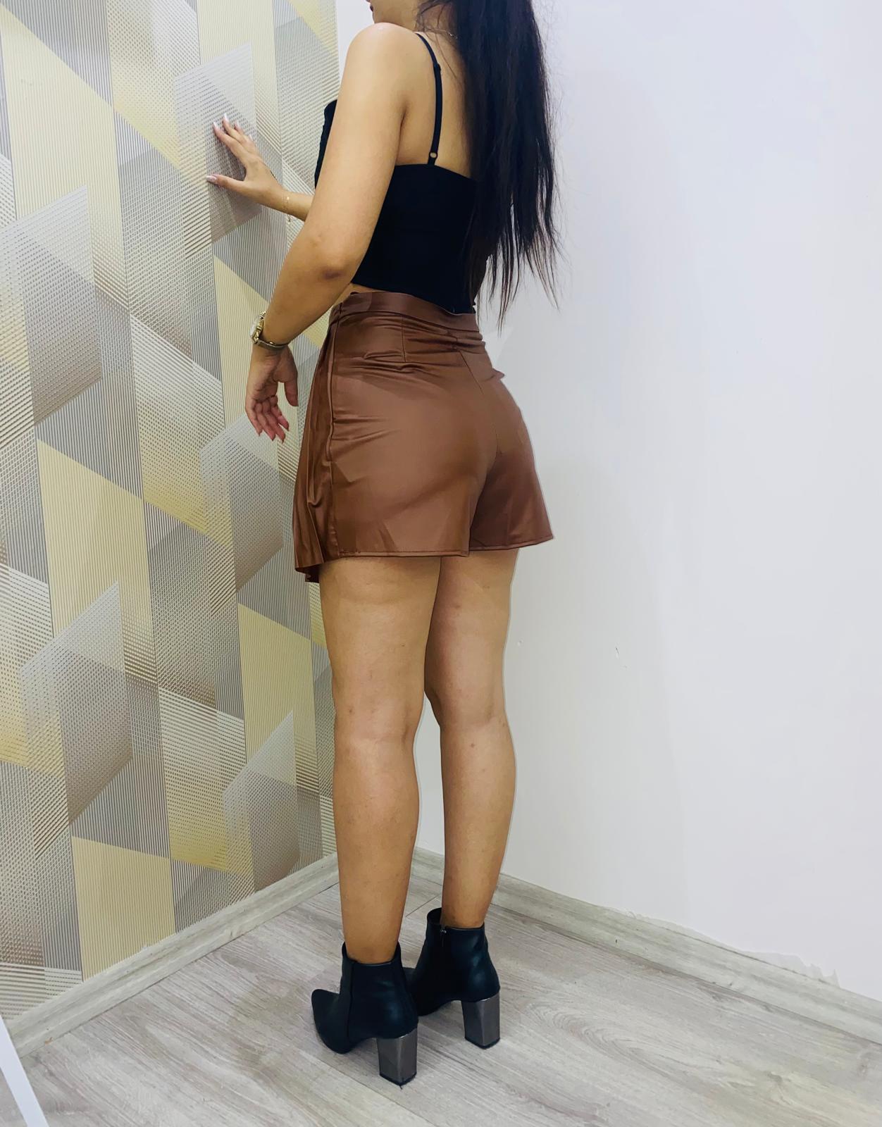 Pile Detay Deri Şort Etek Taba