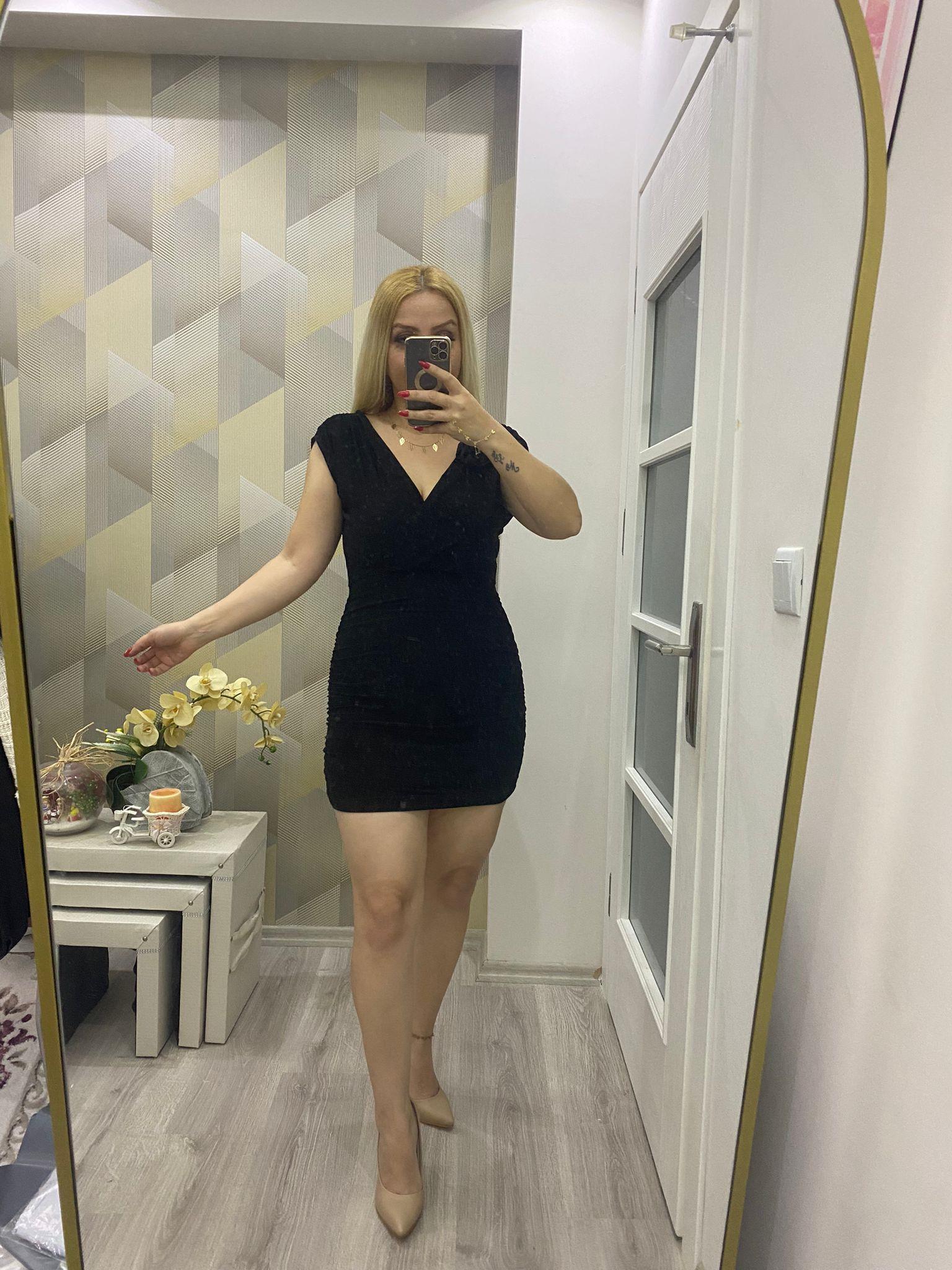 Sandy Gül Broşlu Elbise Siyah