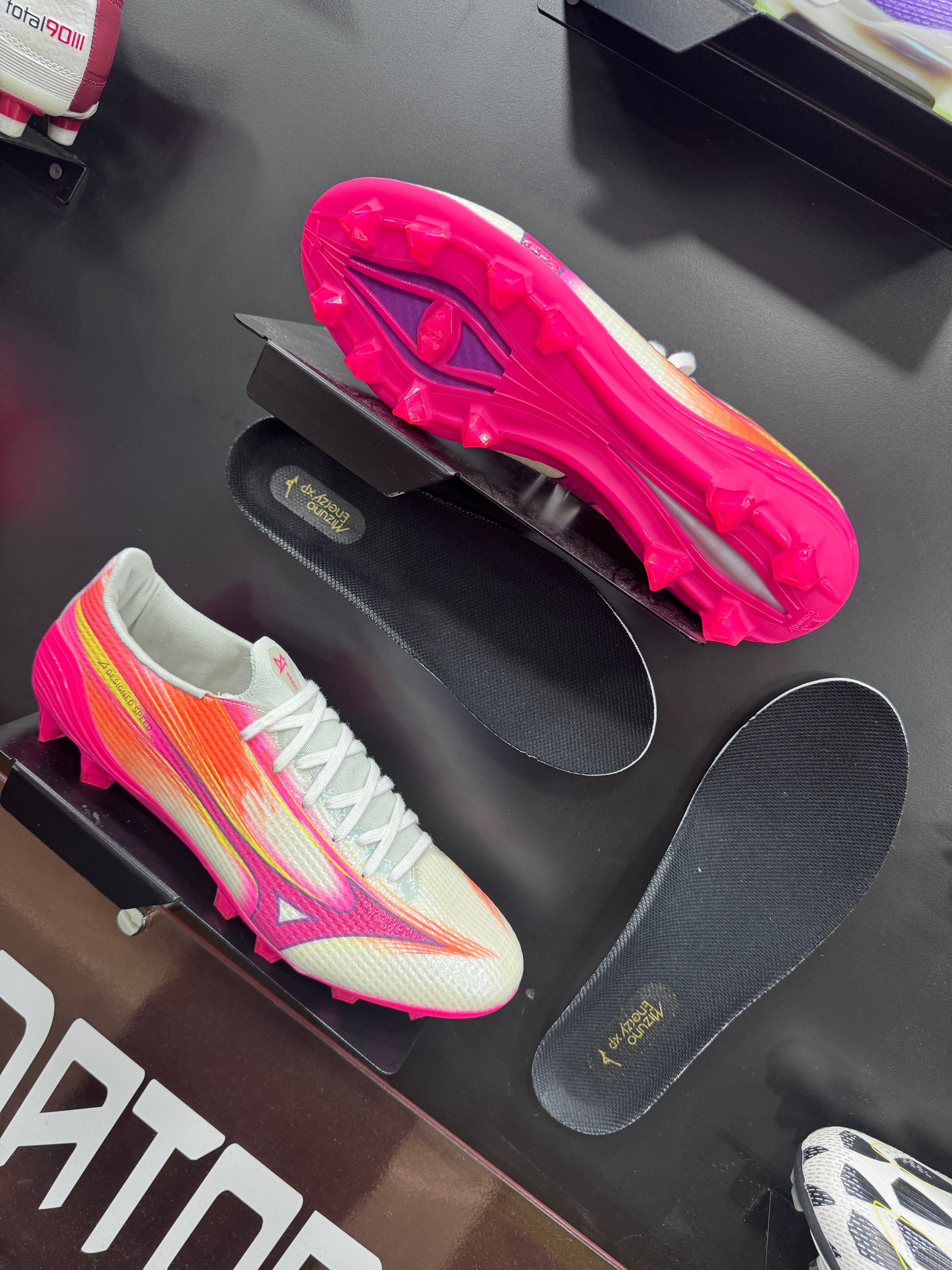 Mizuno Alpha 3