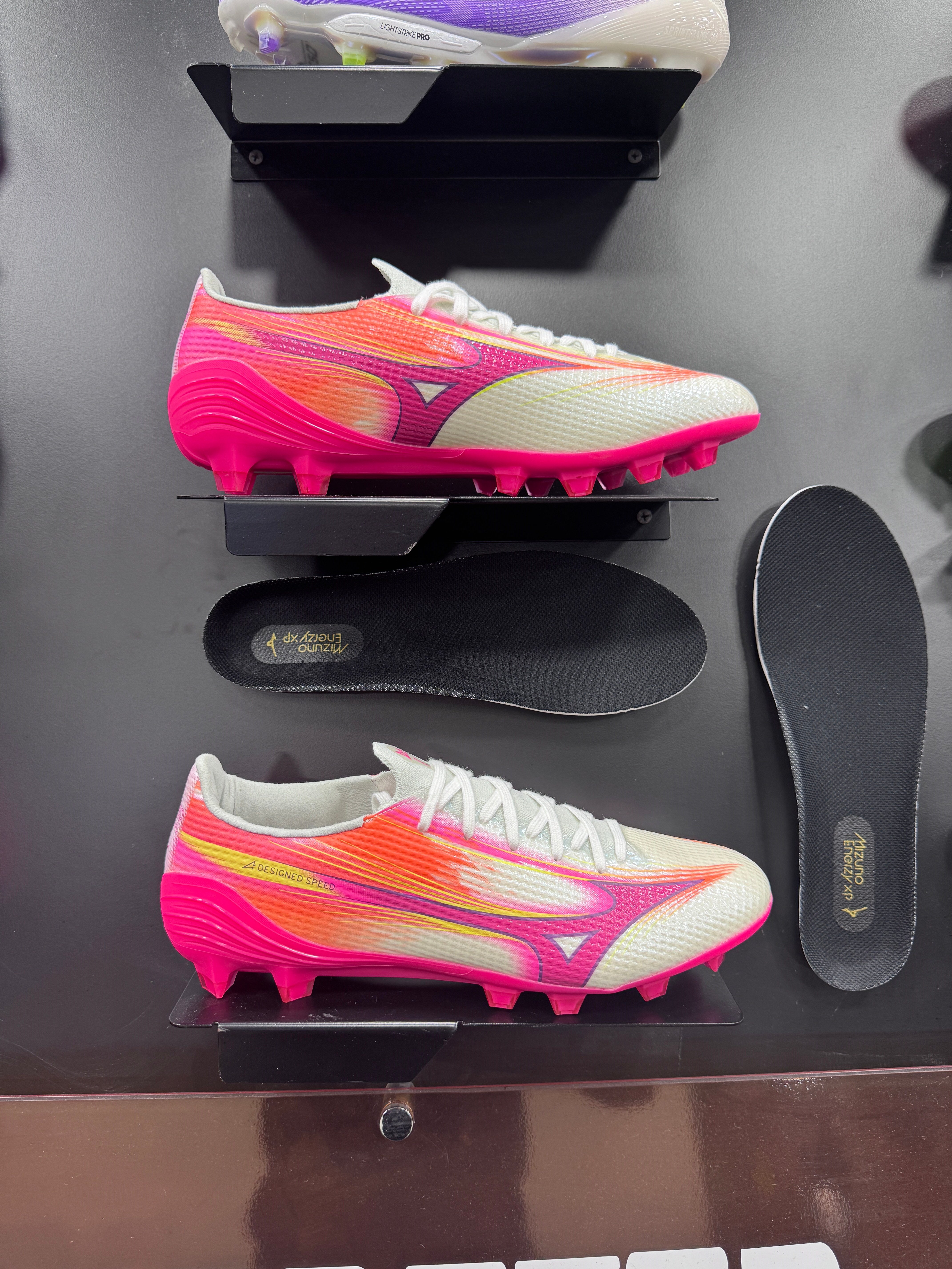 Mizuno Alpha 3