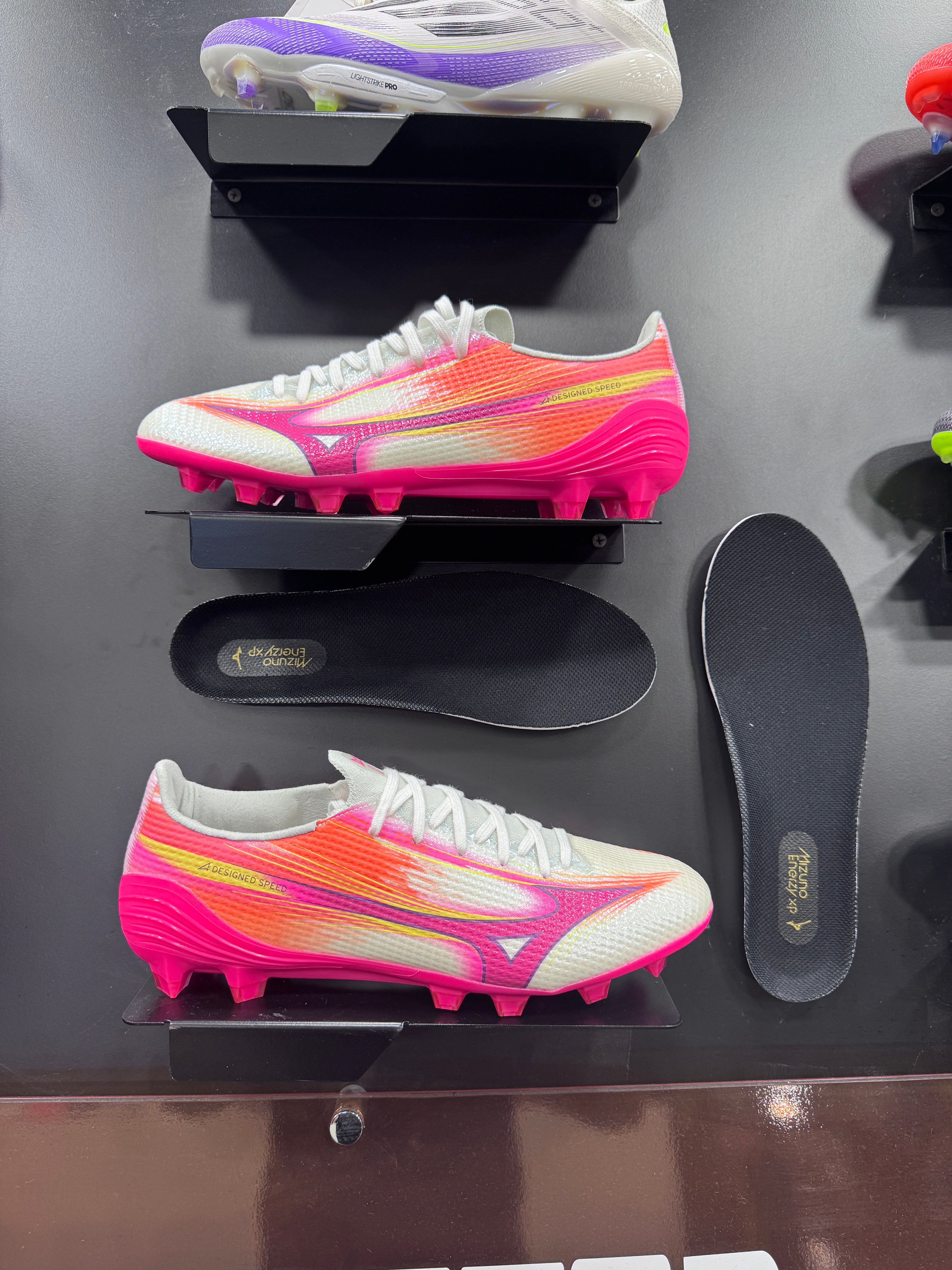 Mizuno Alpha 3