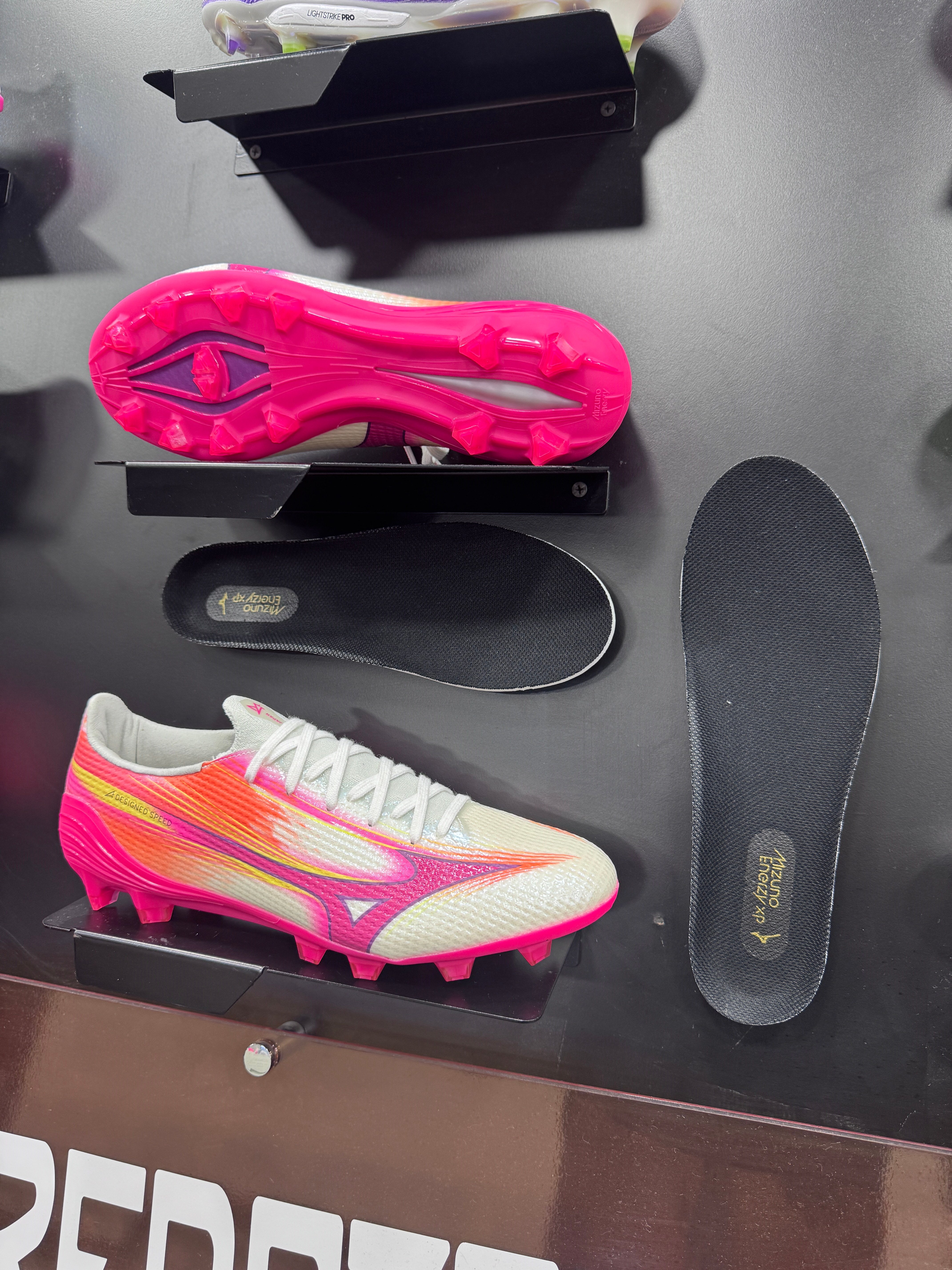 Mizuno Alpha 3