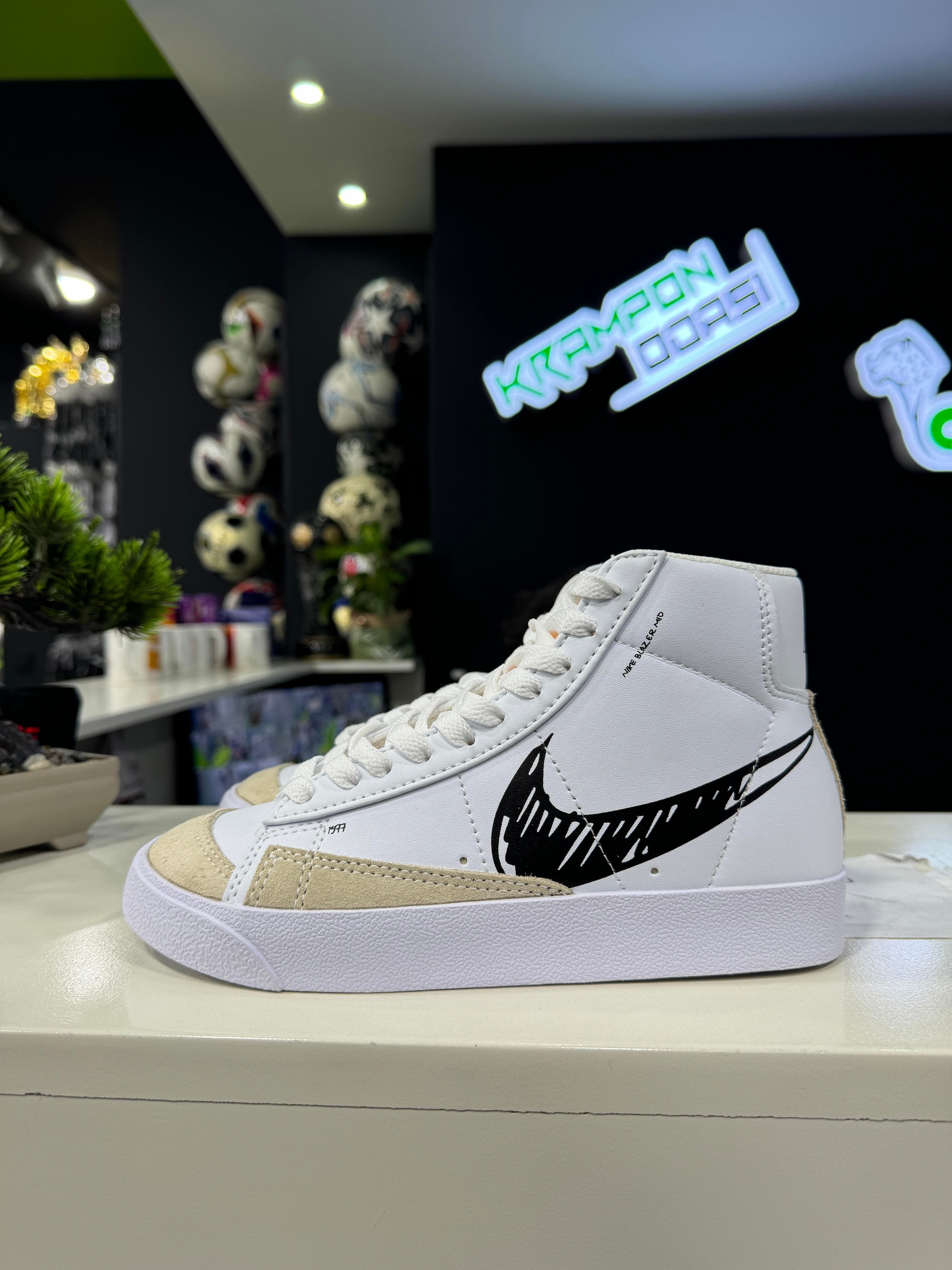 Nike Blazer Mid