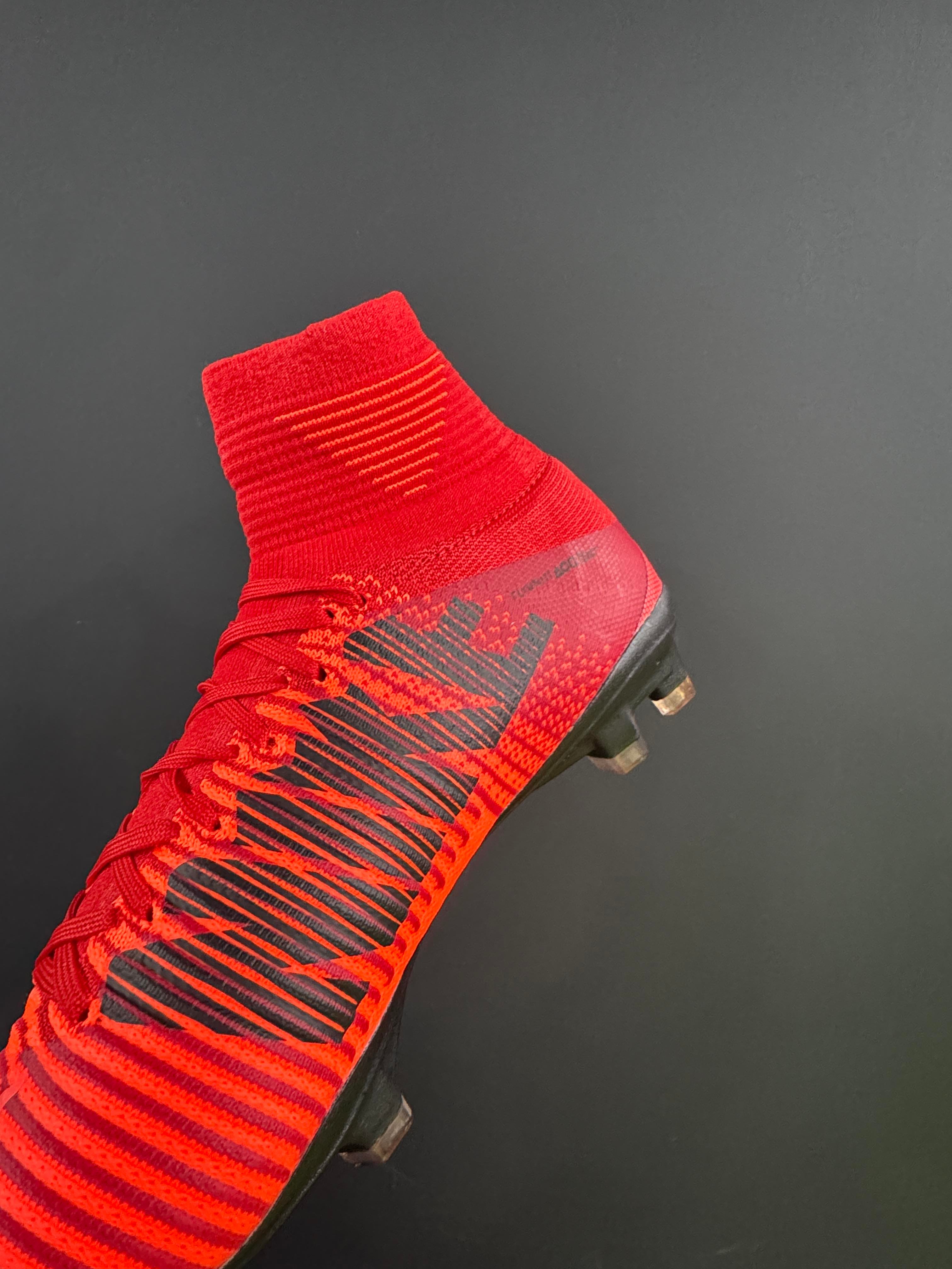 Superfly Elit Kırmızı