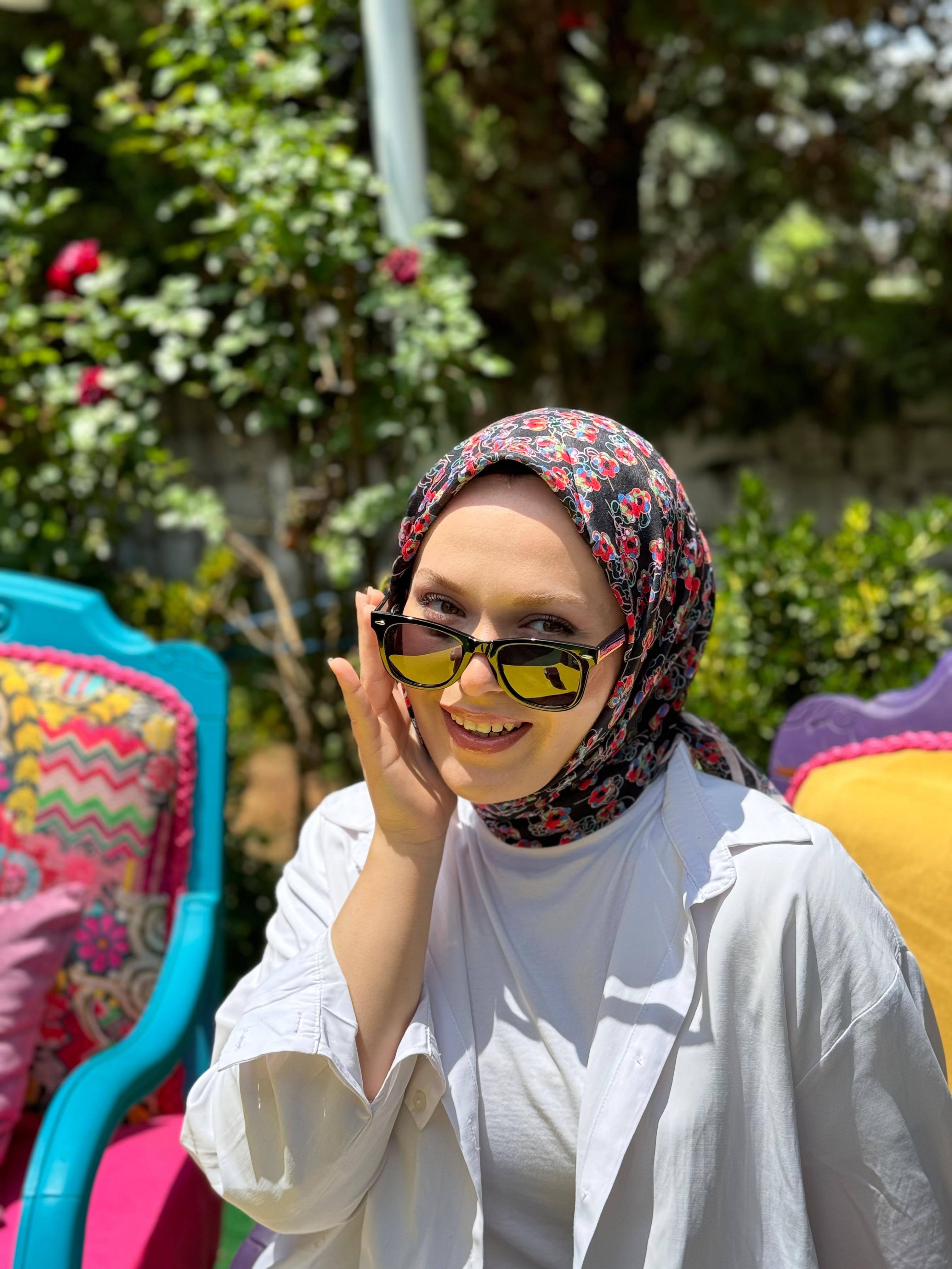 Locella Nilüfer Eşarp