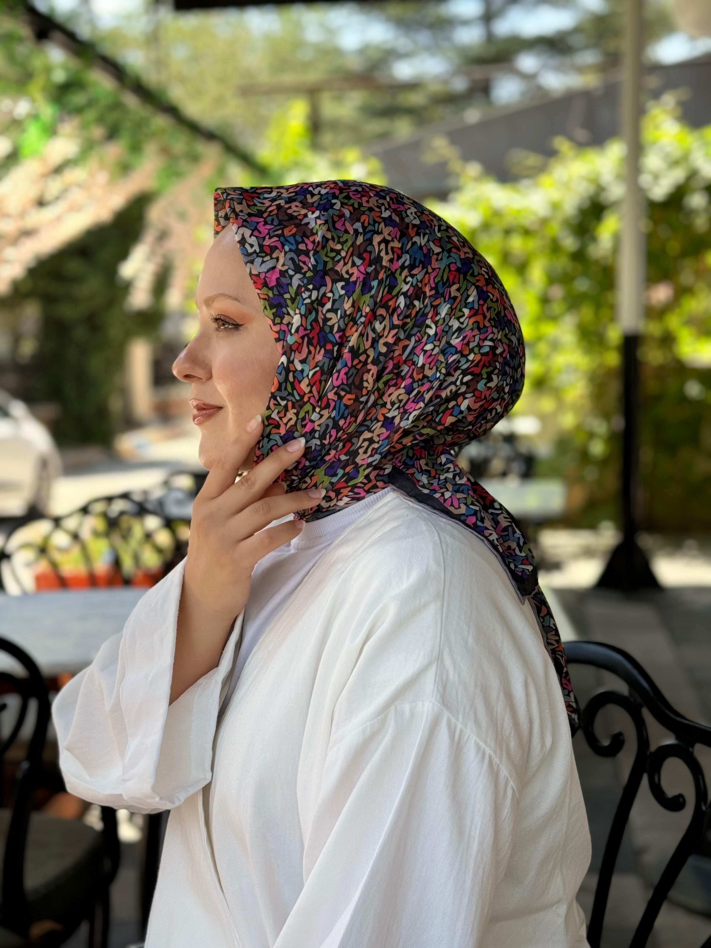 Locella Nilüfer Eşarp