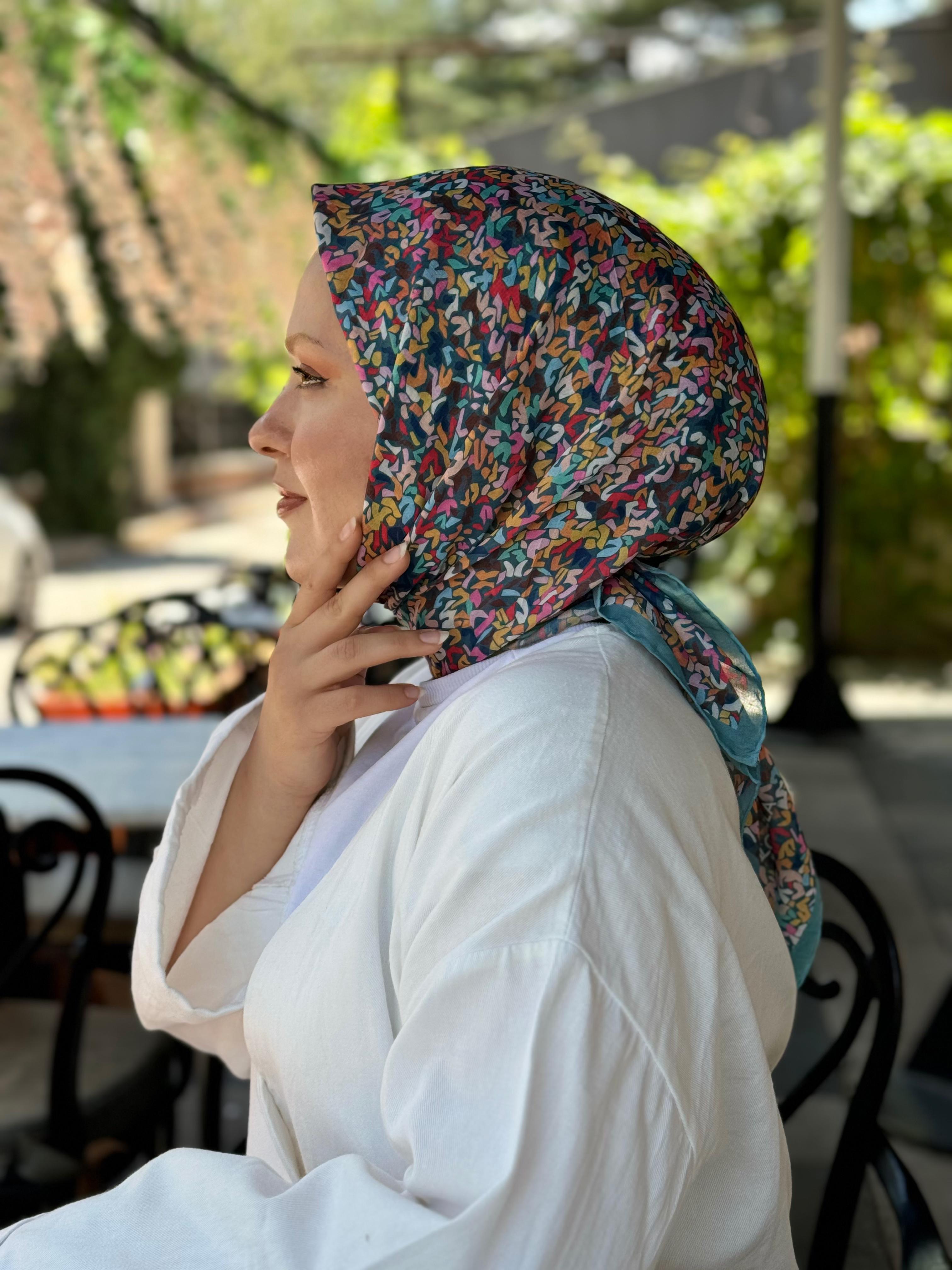 Locella Nilüfer Eşarp