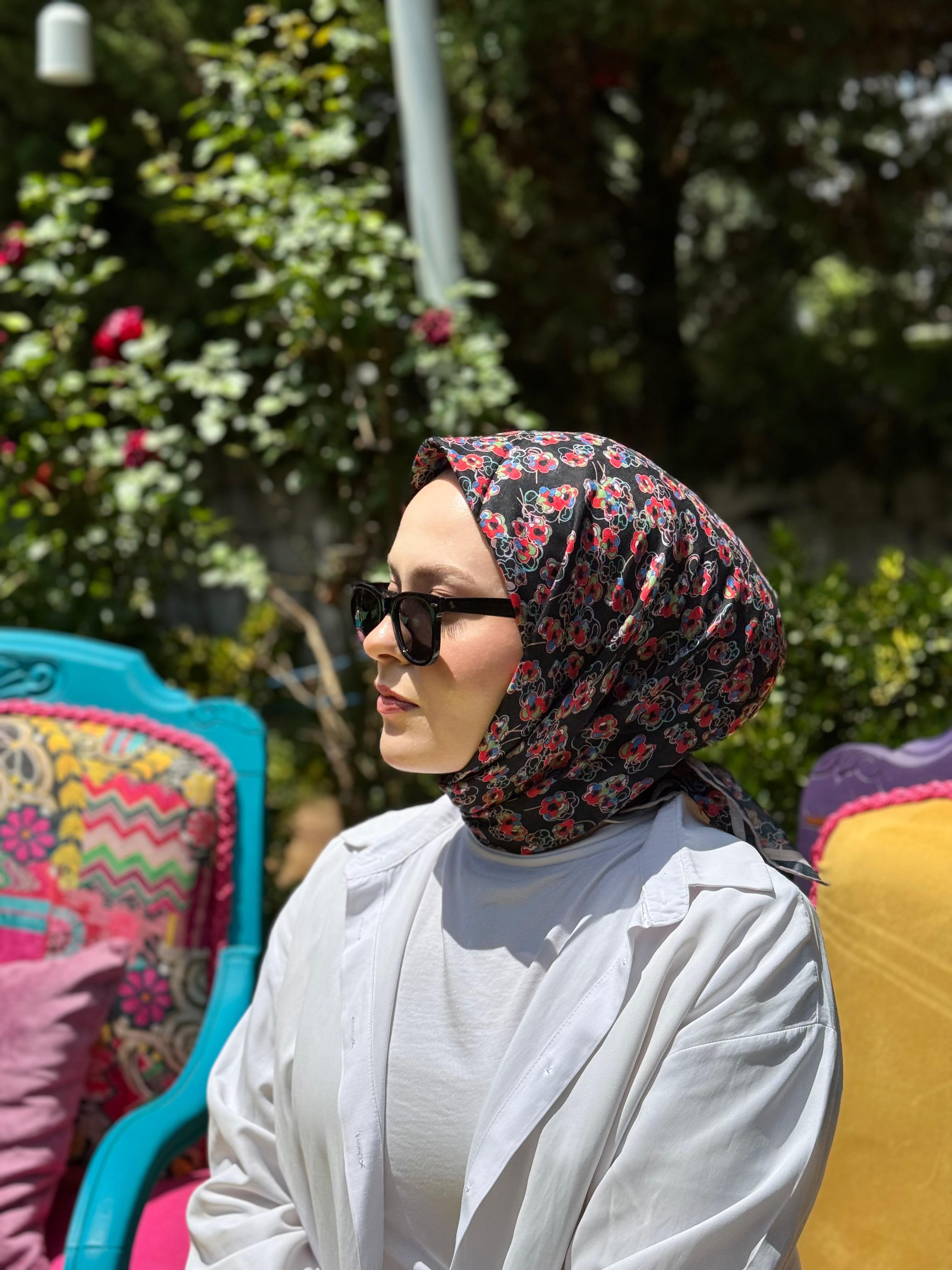 Locella Nilüfer Eşarp