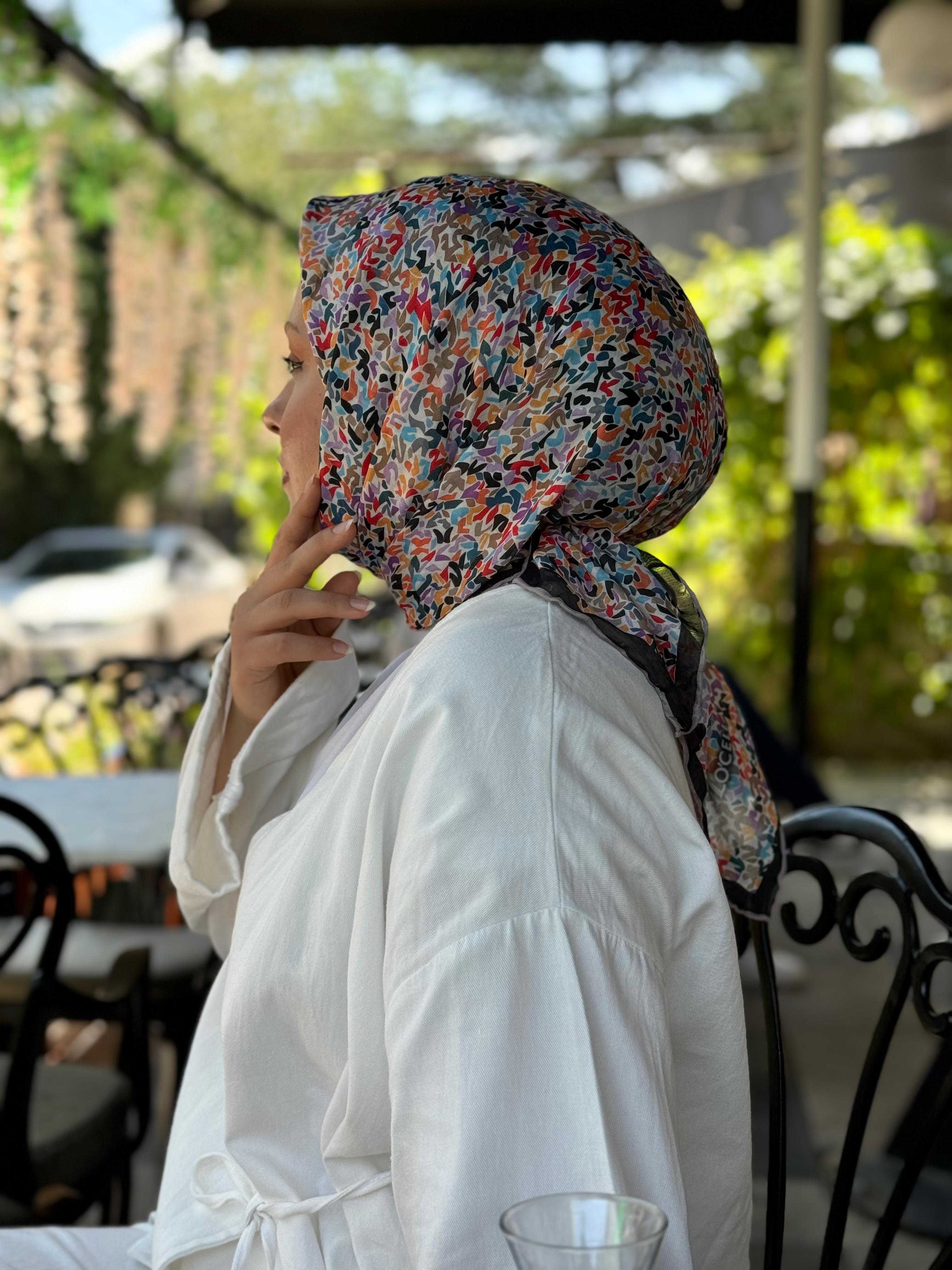 Locella Nilüfer Eşarp