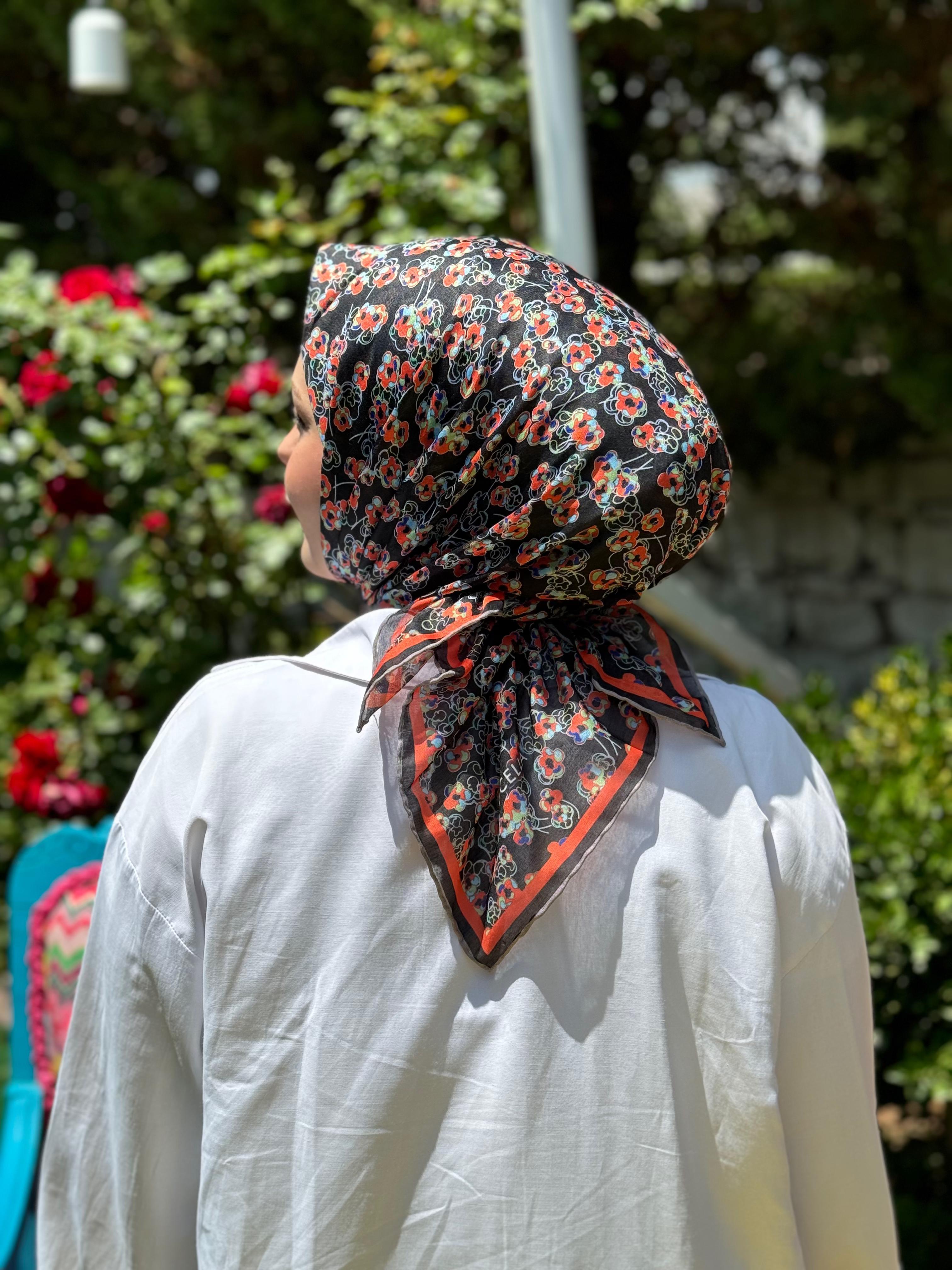 Locella Nilüfer Eşarp