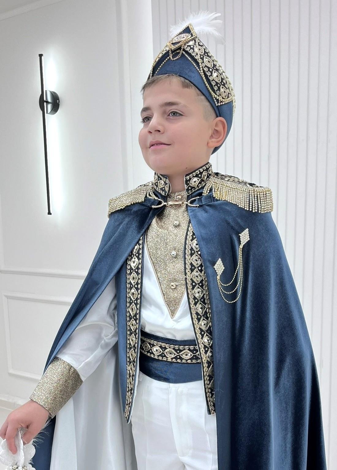 Antrasit Apoletleri Nakışlı Sarkaç Taşlı Kadife Pelerin Sünnet Kıyafeti
